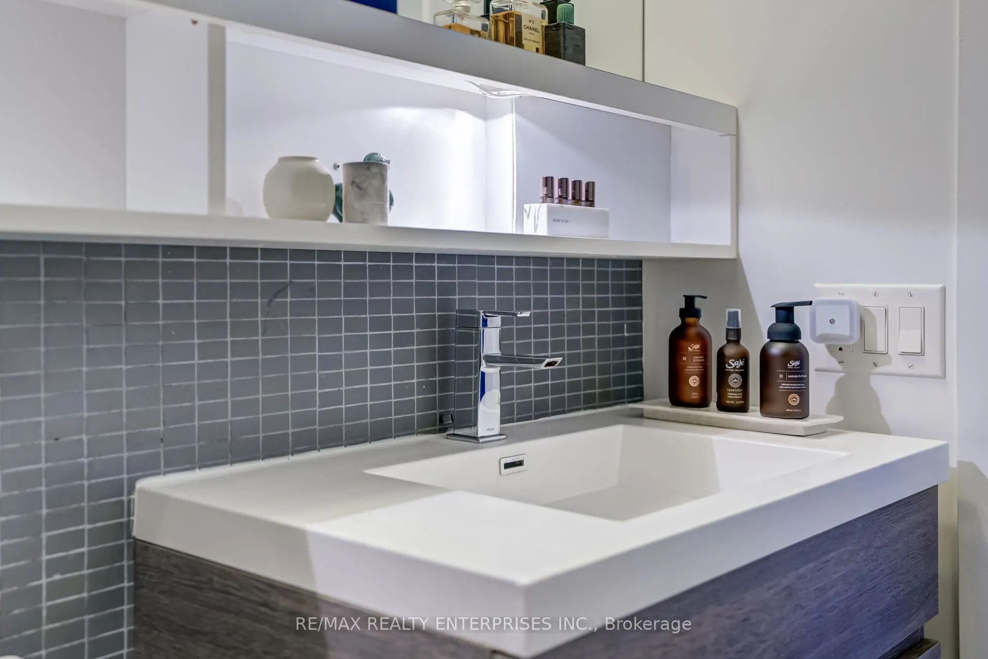1239 Dundas Street W, #204
