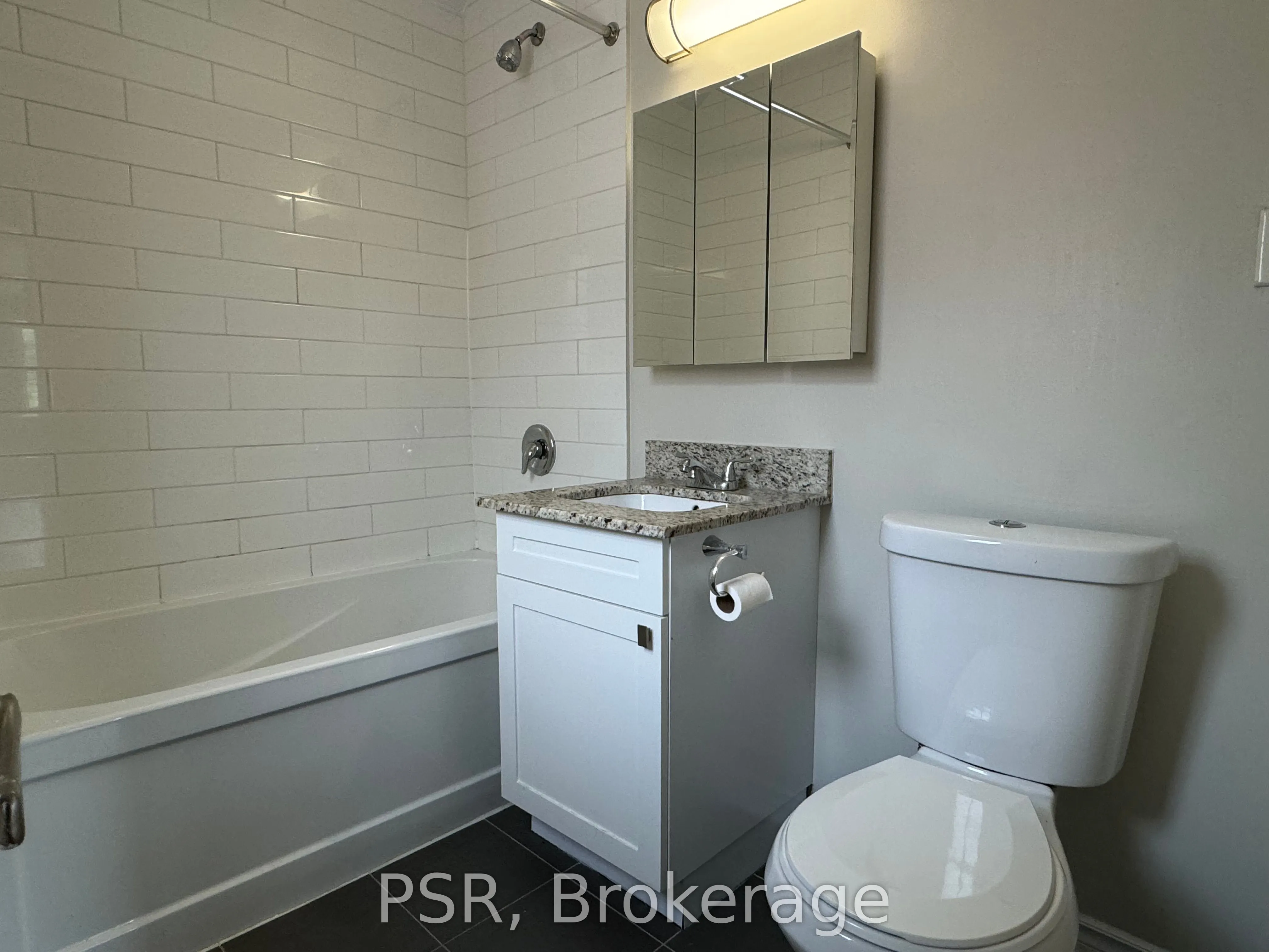 1353 Bayview Avenue, #U01