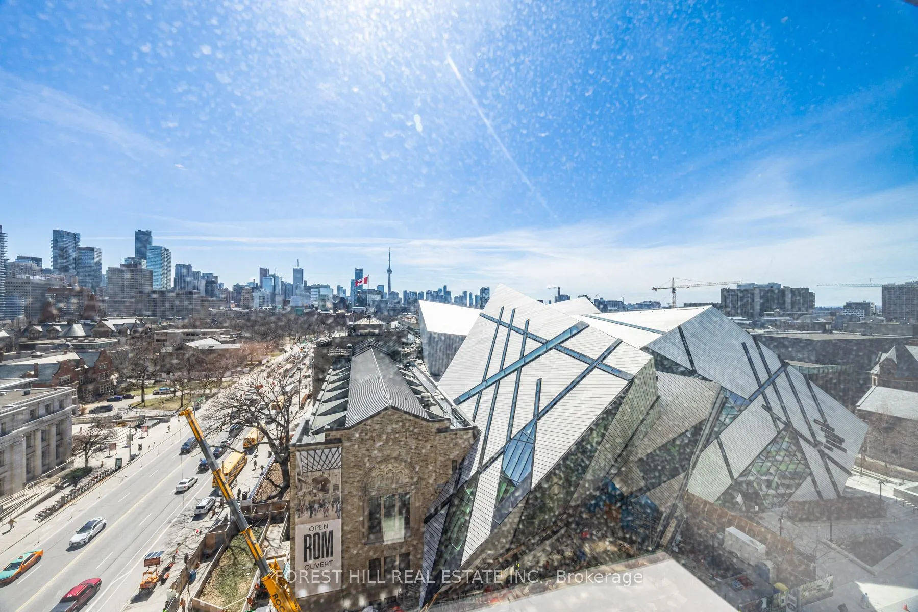 2 Avenue Road, #401