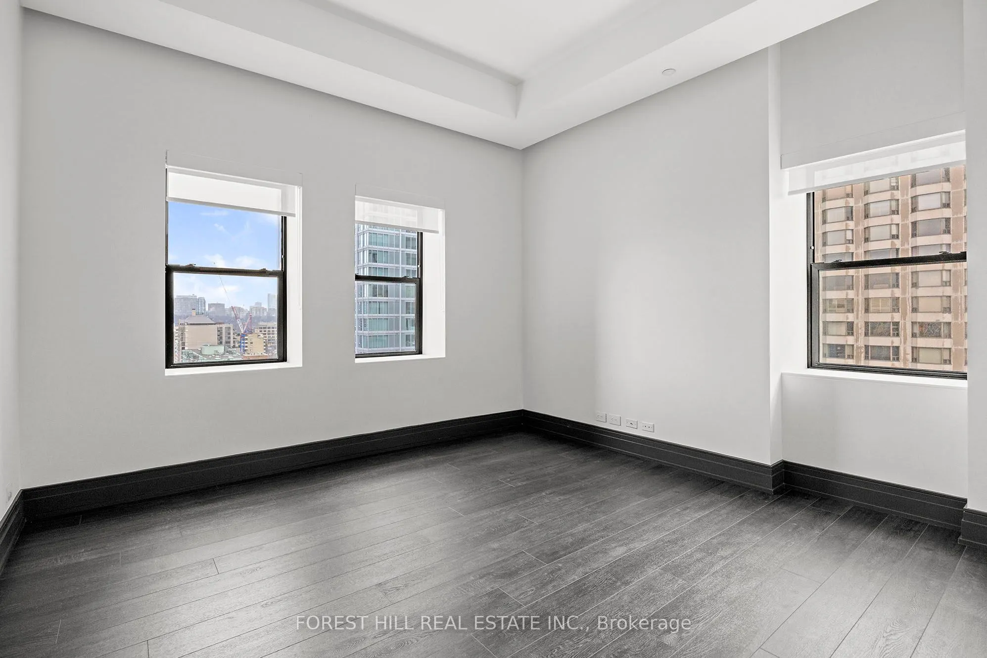 2 Avenue Road, #401