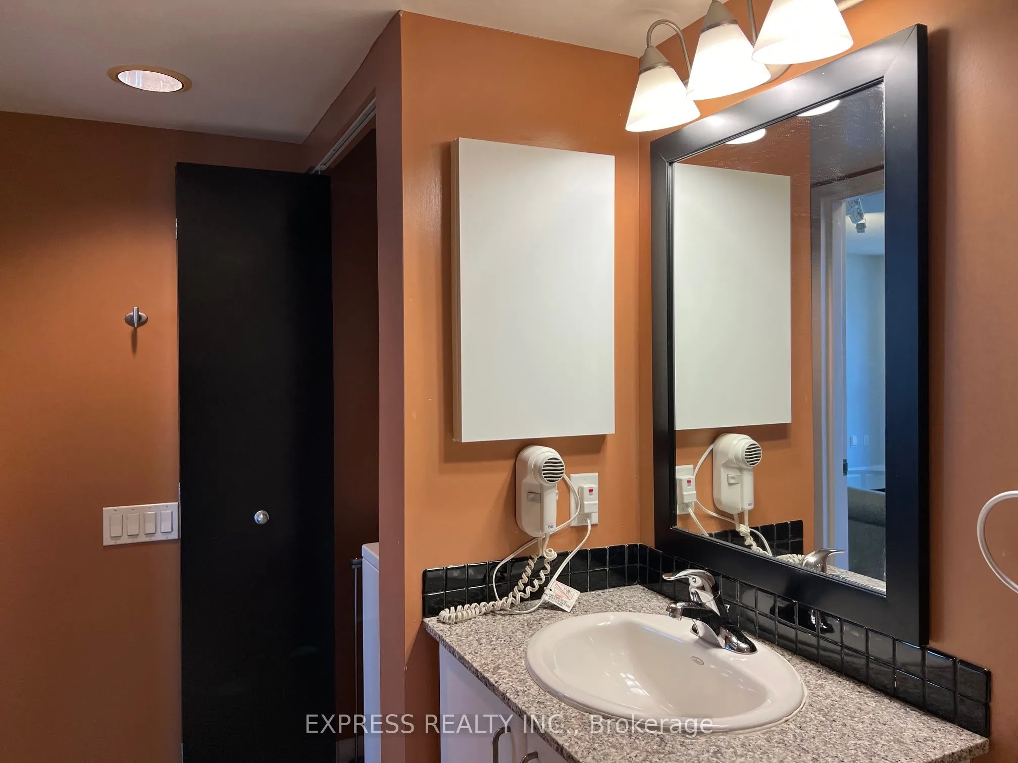 33 Sheppard Avenue, #2100