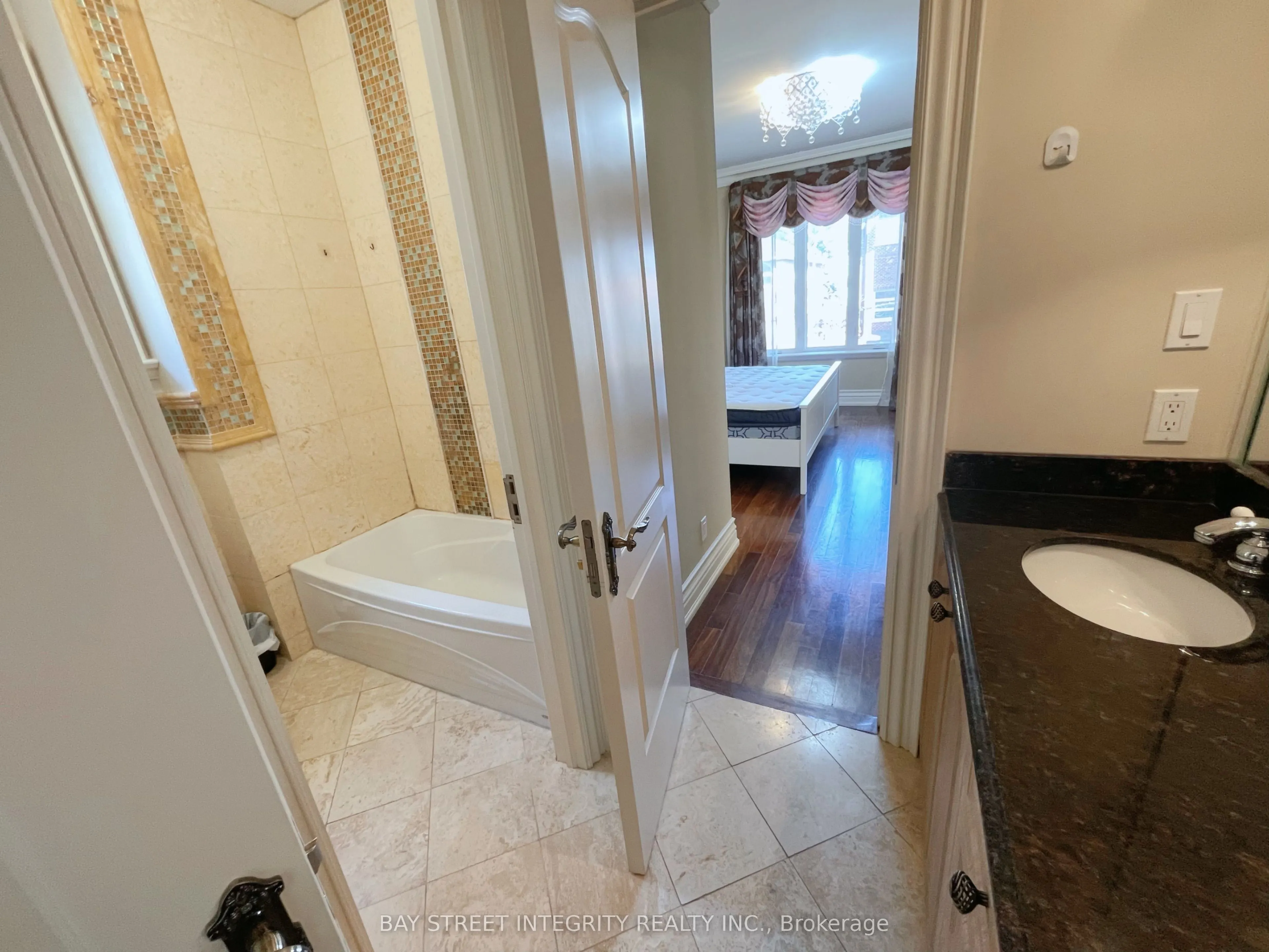 336 Greenfield Avenue, #upper
