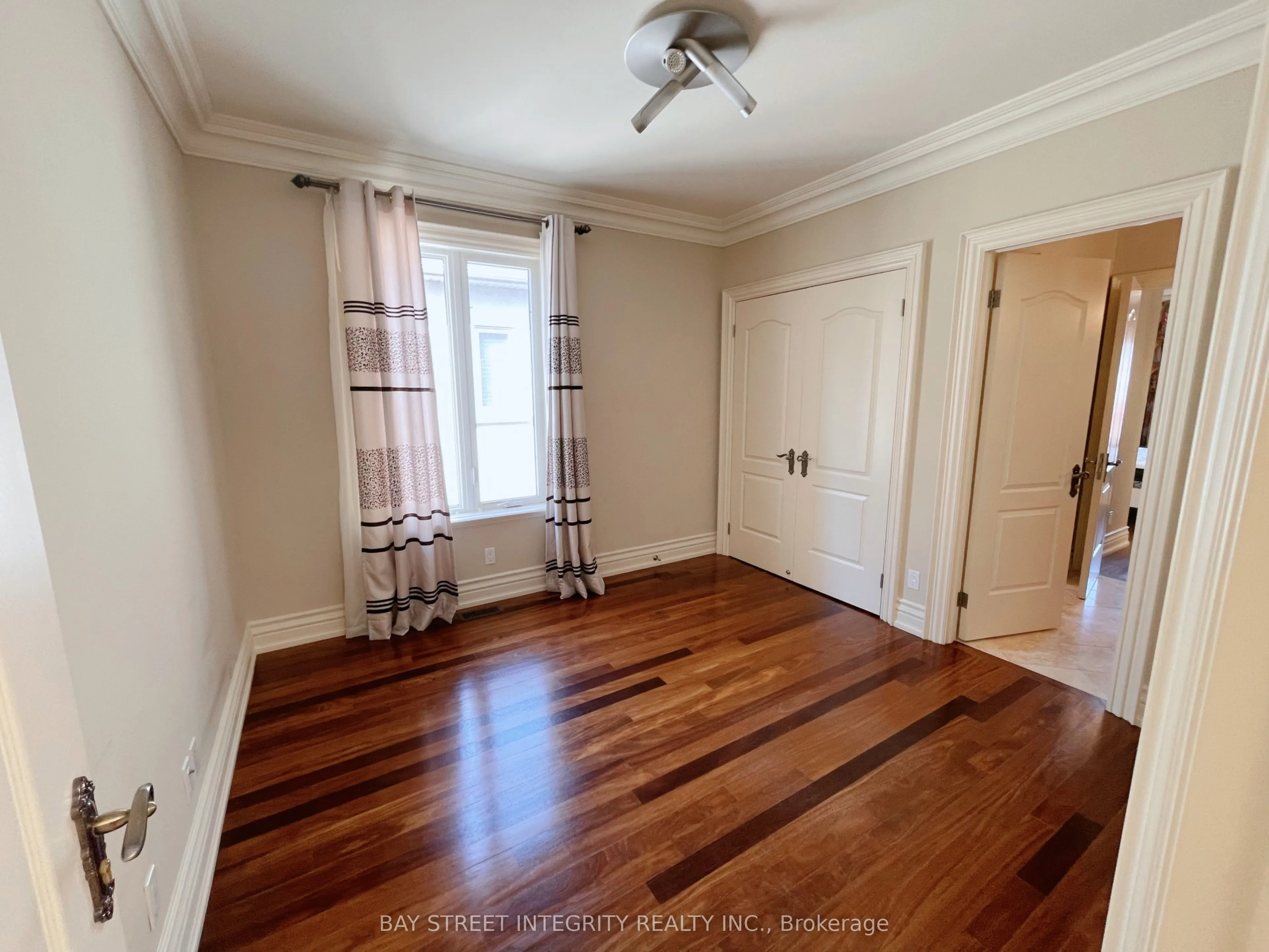 336 Greenfield Avenue, #upper