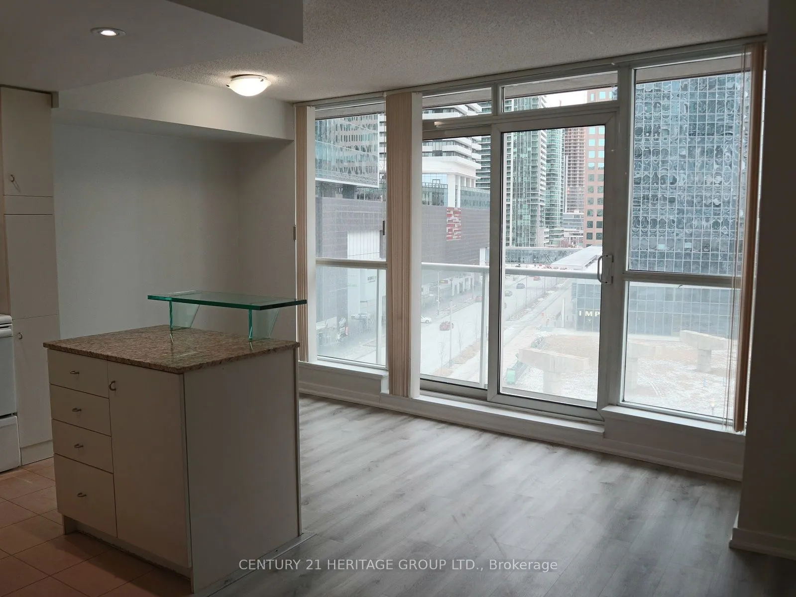 8 York Street, #604
