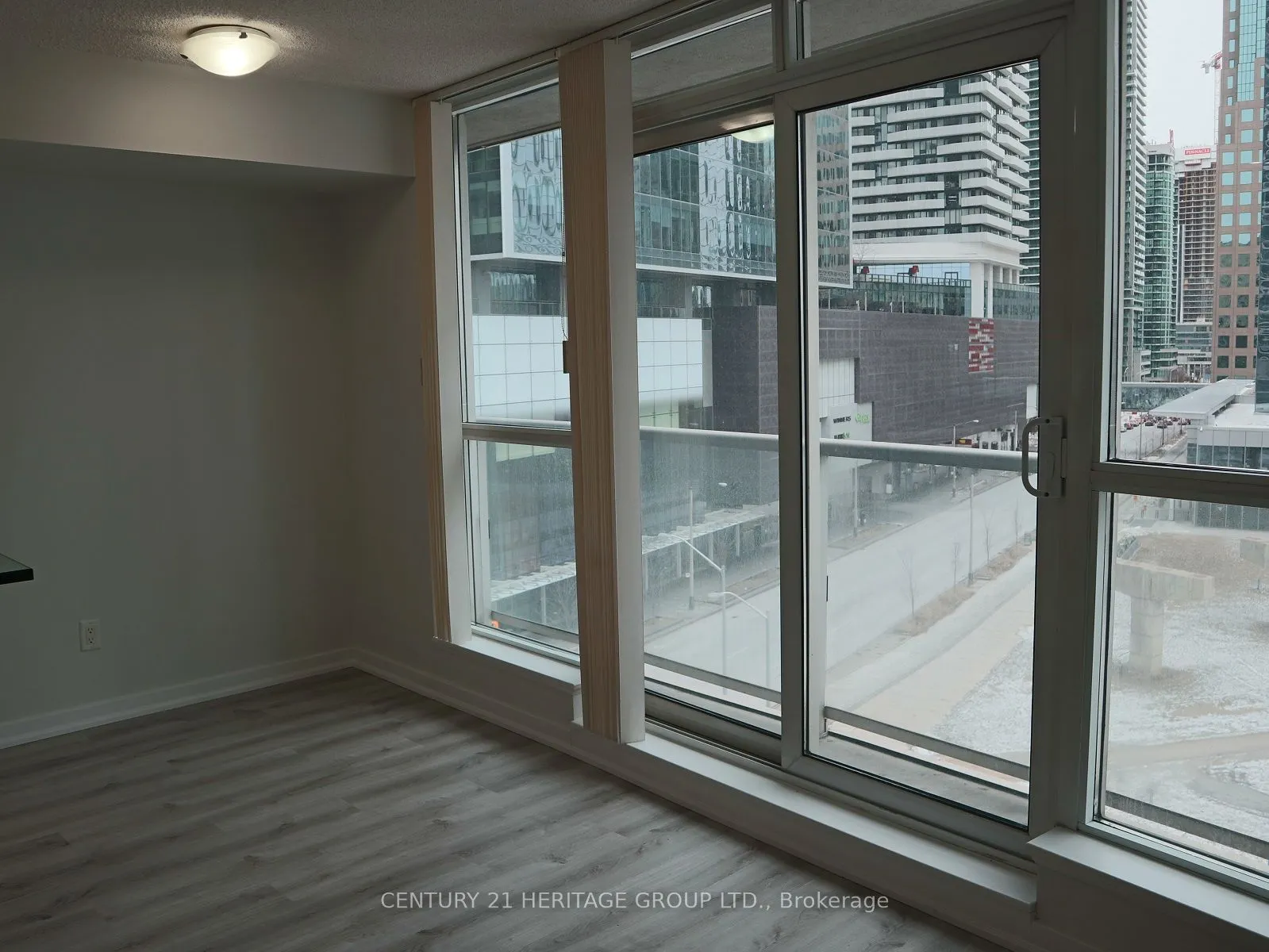 8 York Street, #604