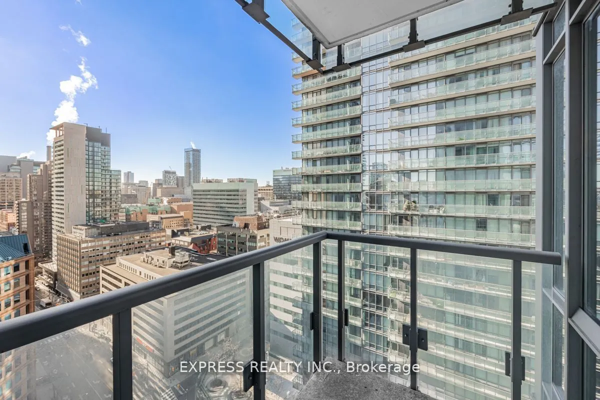 37 Grosvenor Street, #2102