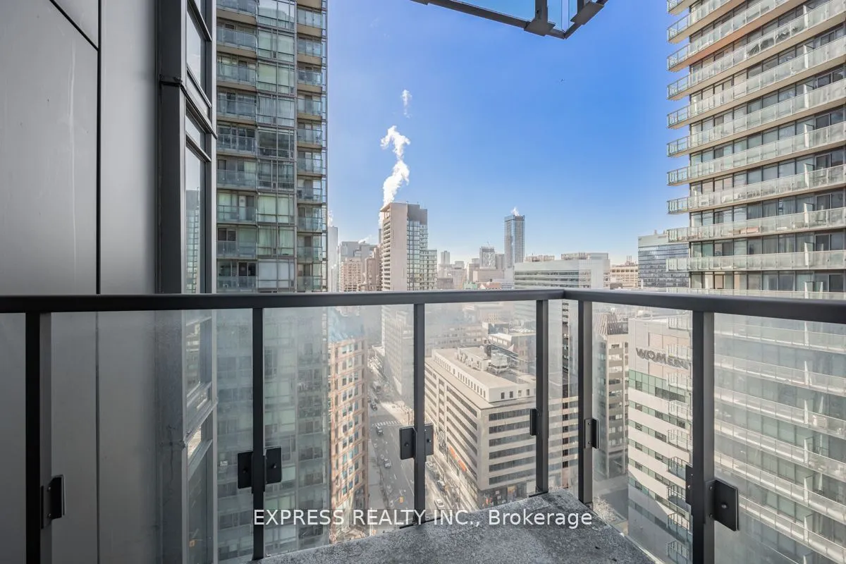 37 Grosvenor Street, #2102