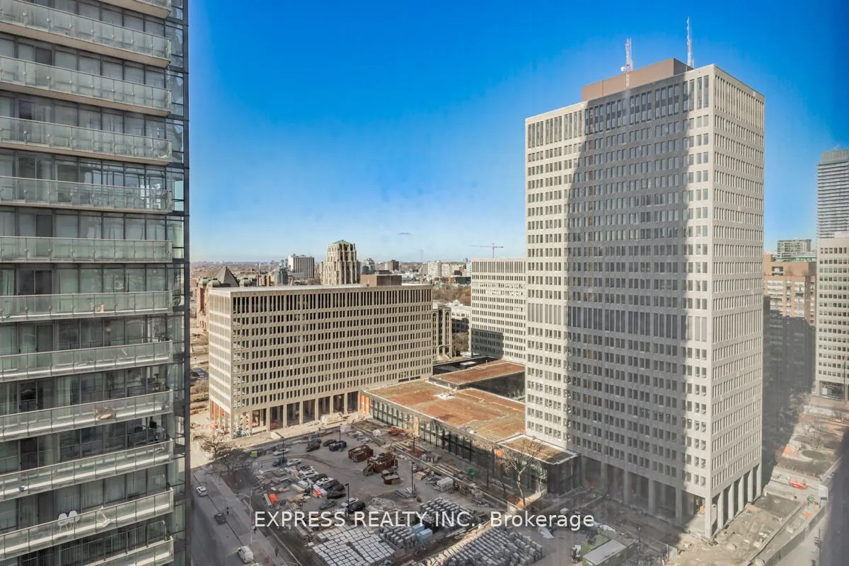 37 Grosvenor Street, #2102