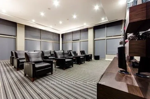 37 Grosvenor Street, #2102
