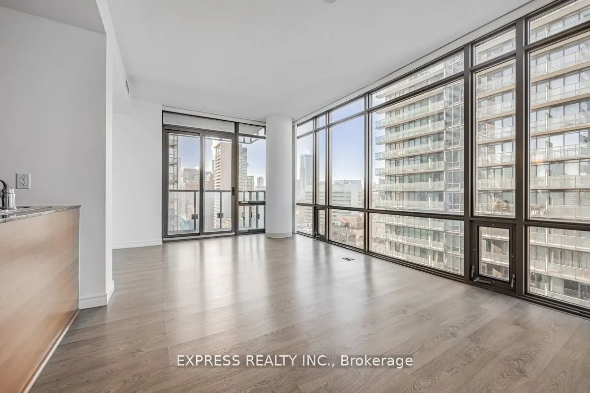 37 Grosvenor Street, #2102