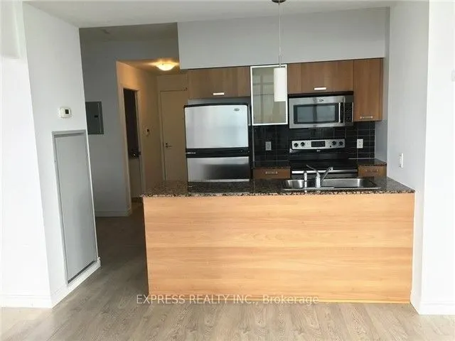 37 Grosvenor Street, #2102