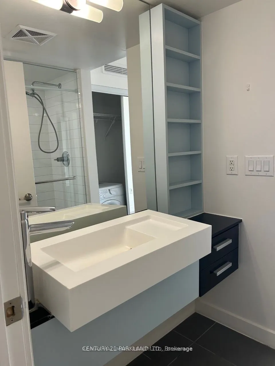 38 Dan Leckie Way, #2315