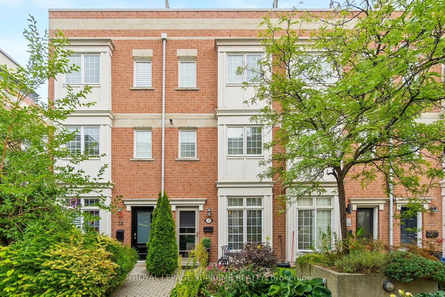 6 Wellesley Place, #37