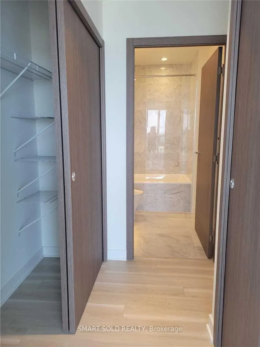 17 Bathurst Street, #3616