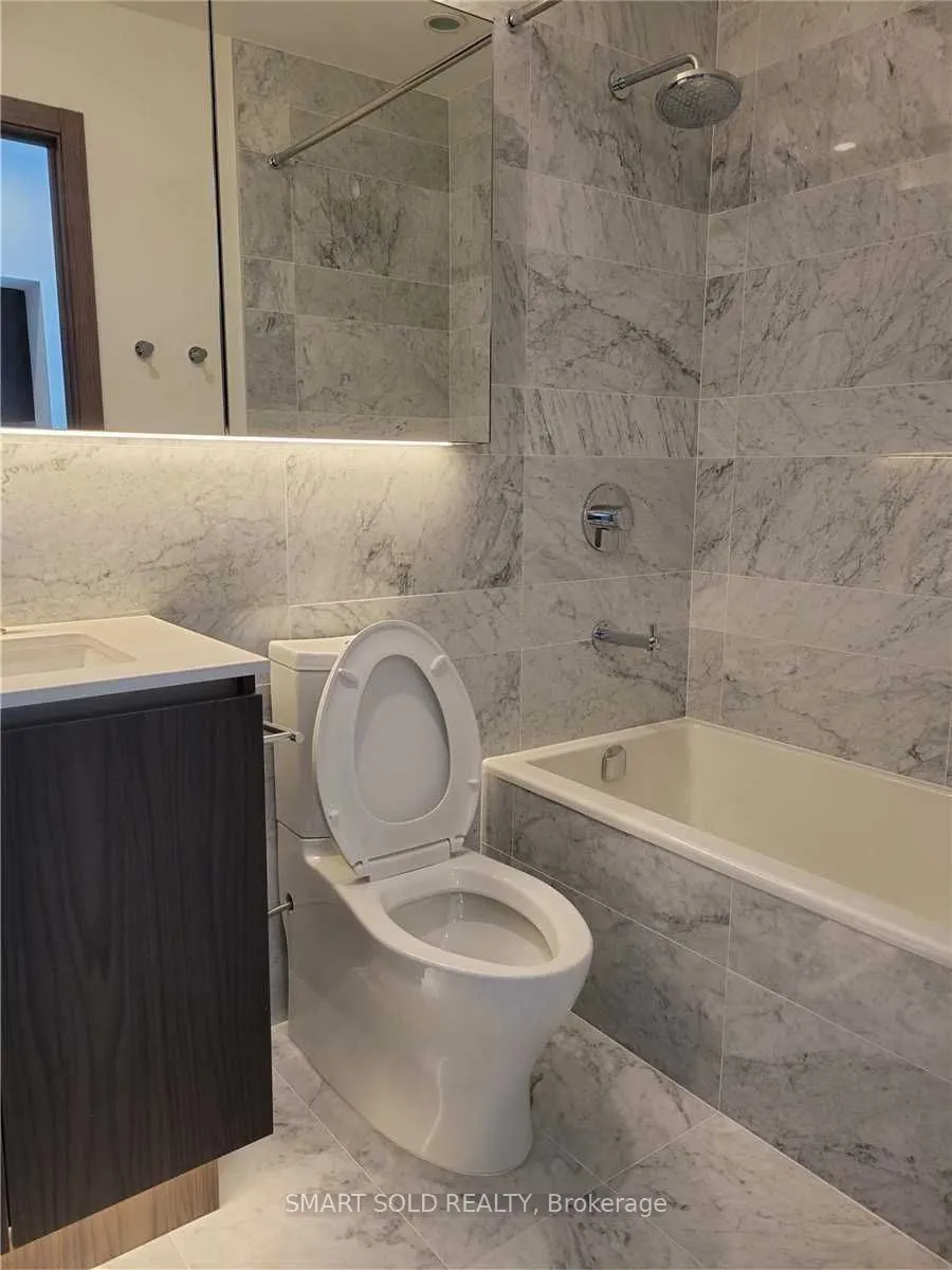17 Bathurst Street, #3616
