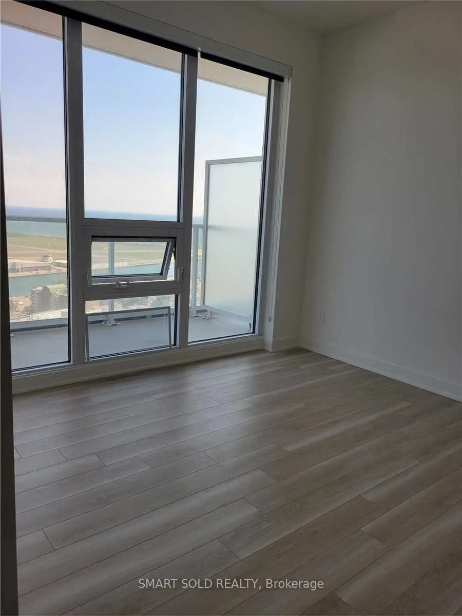 17 Bathurst Street, #3616