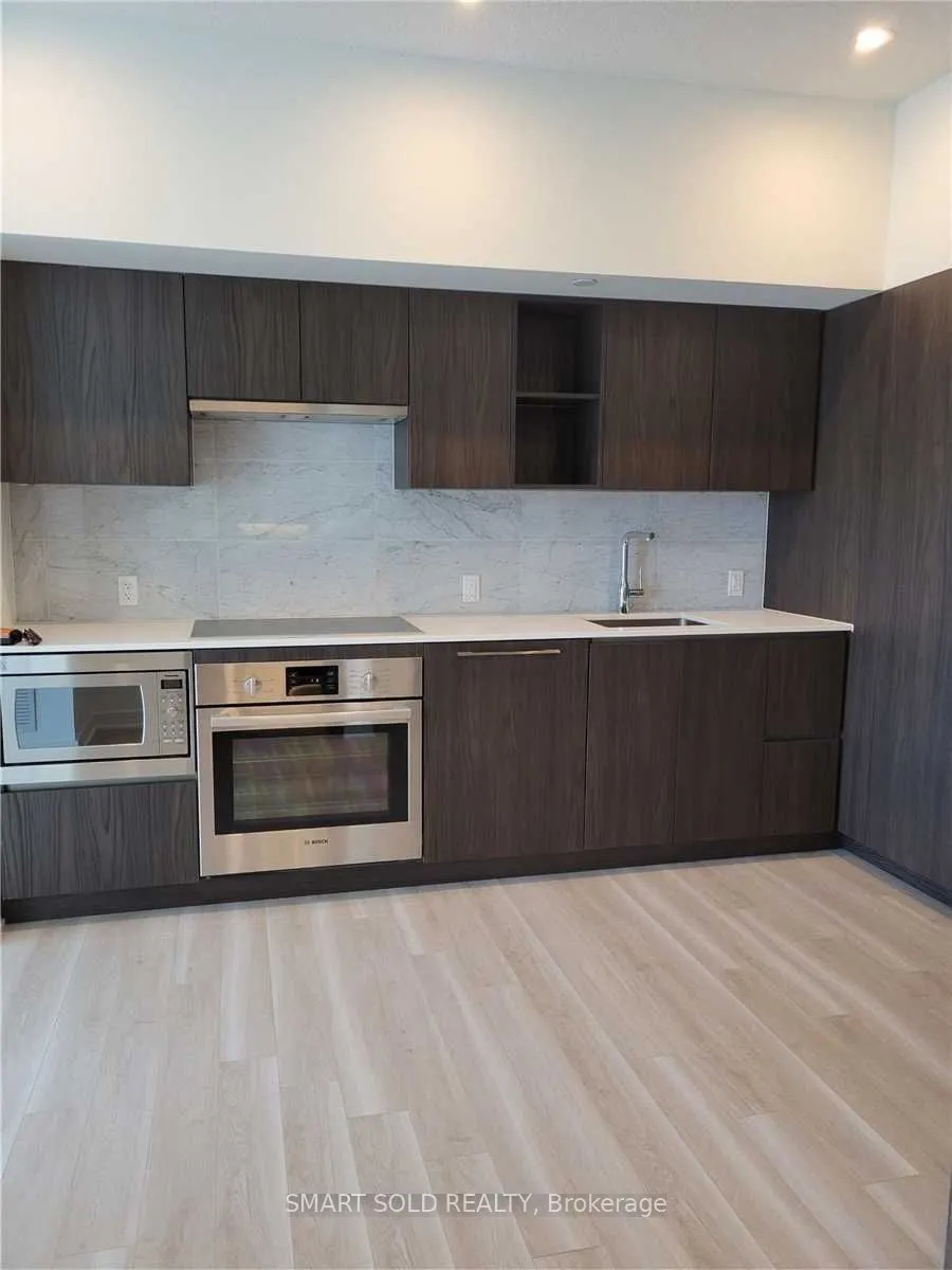 17 Bathurst Street, #3616