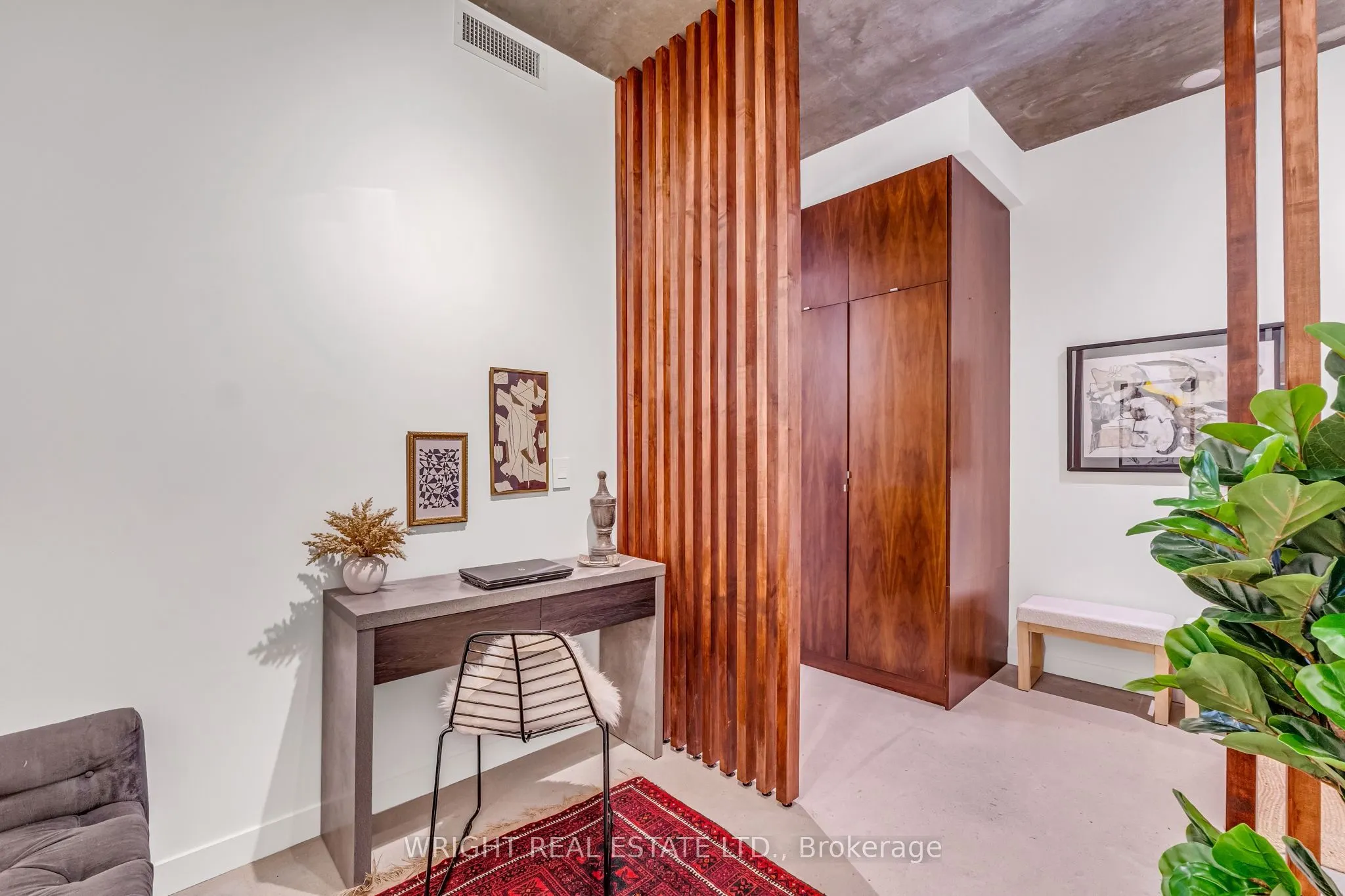 19 Brant Street, #209