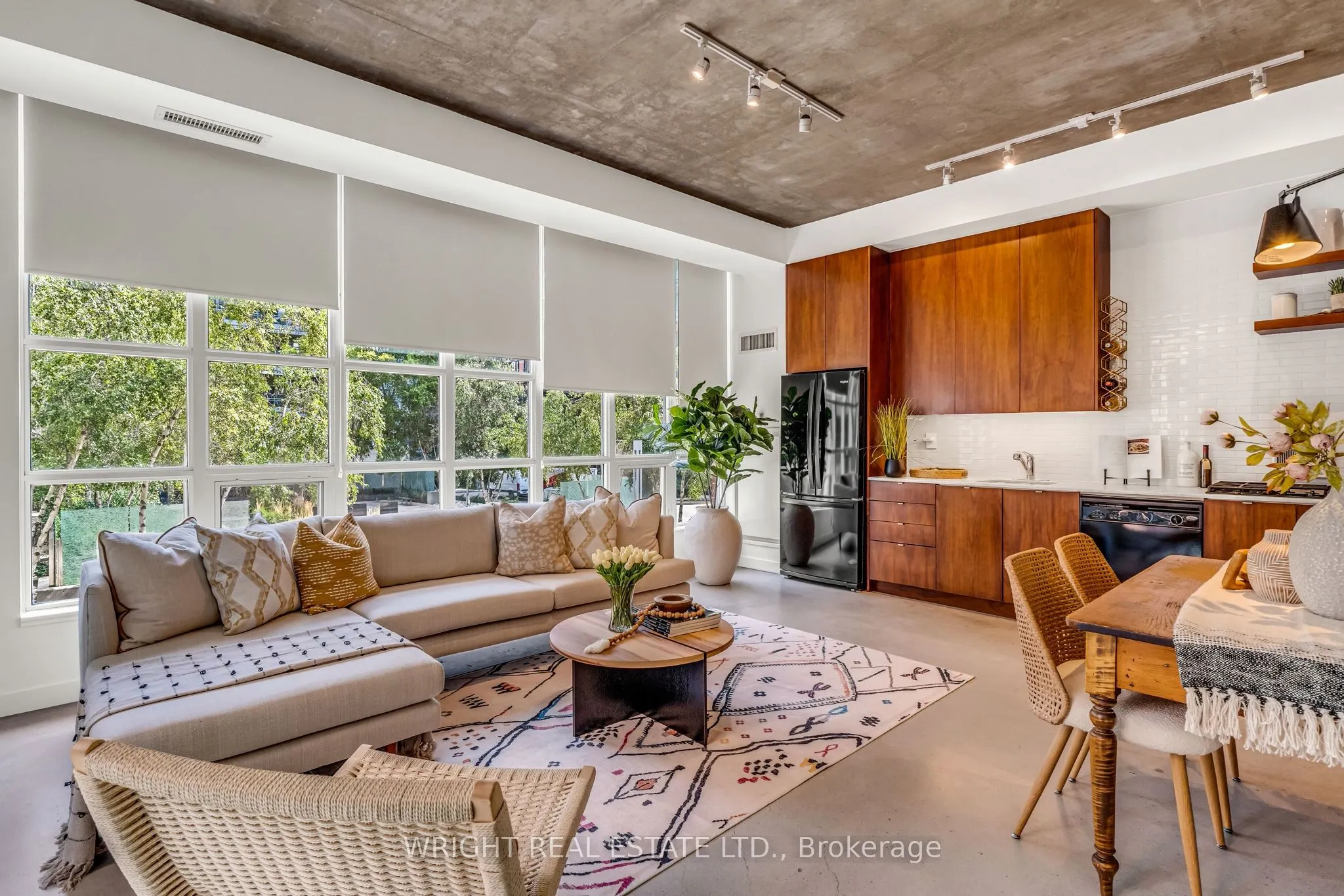 19 Brant Street, #209