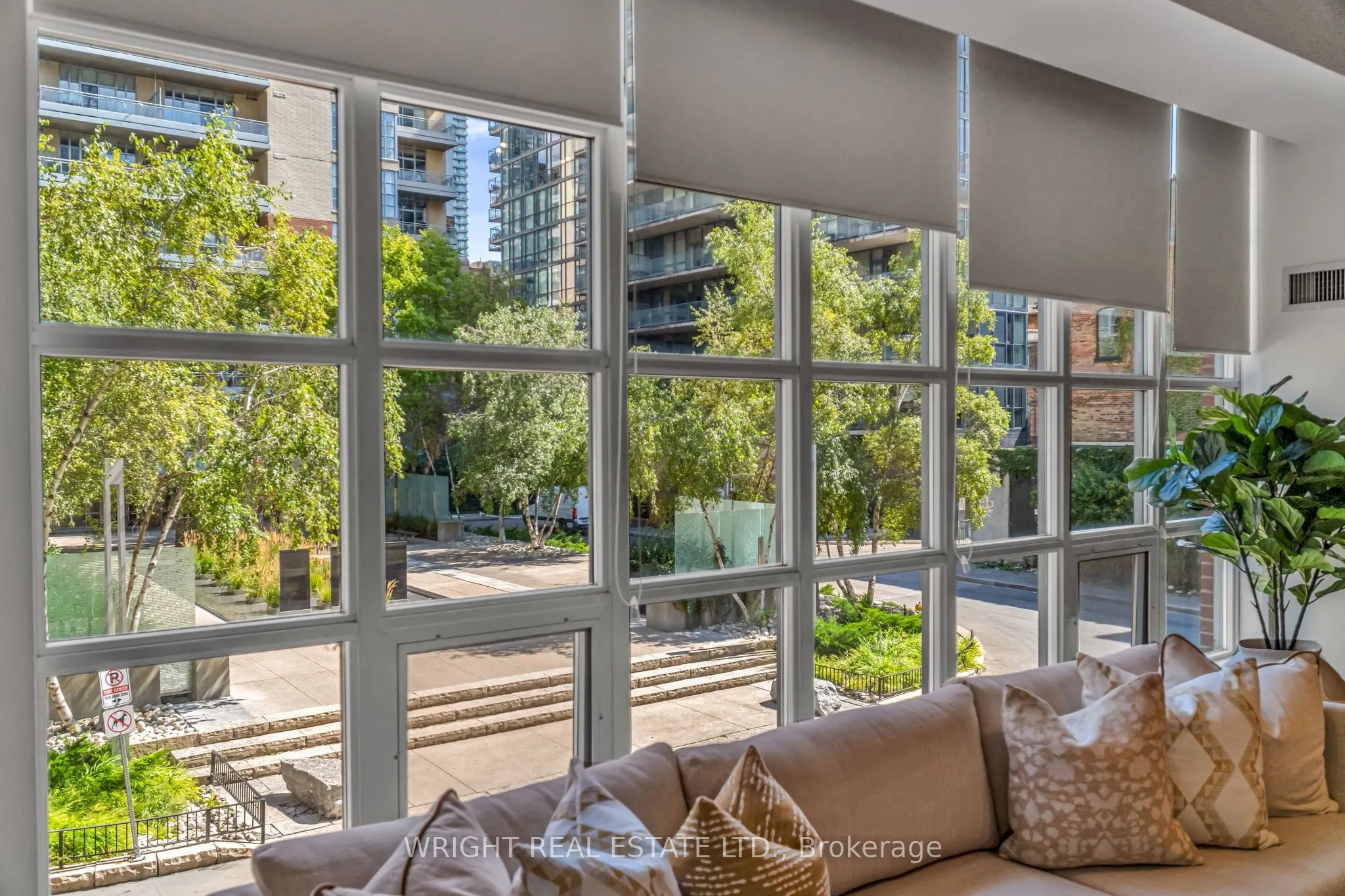 19 Brant Street, #209