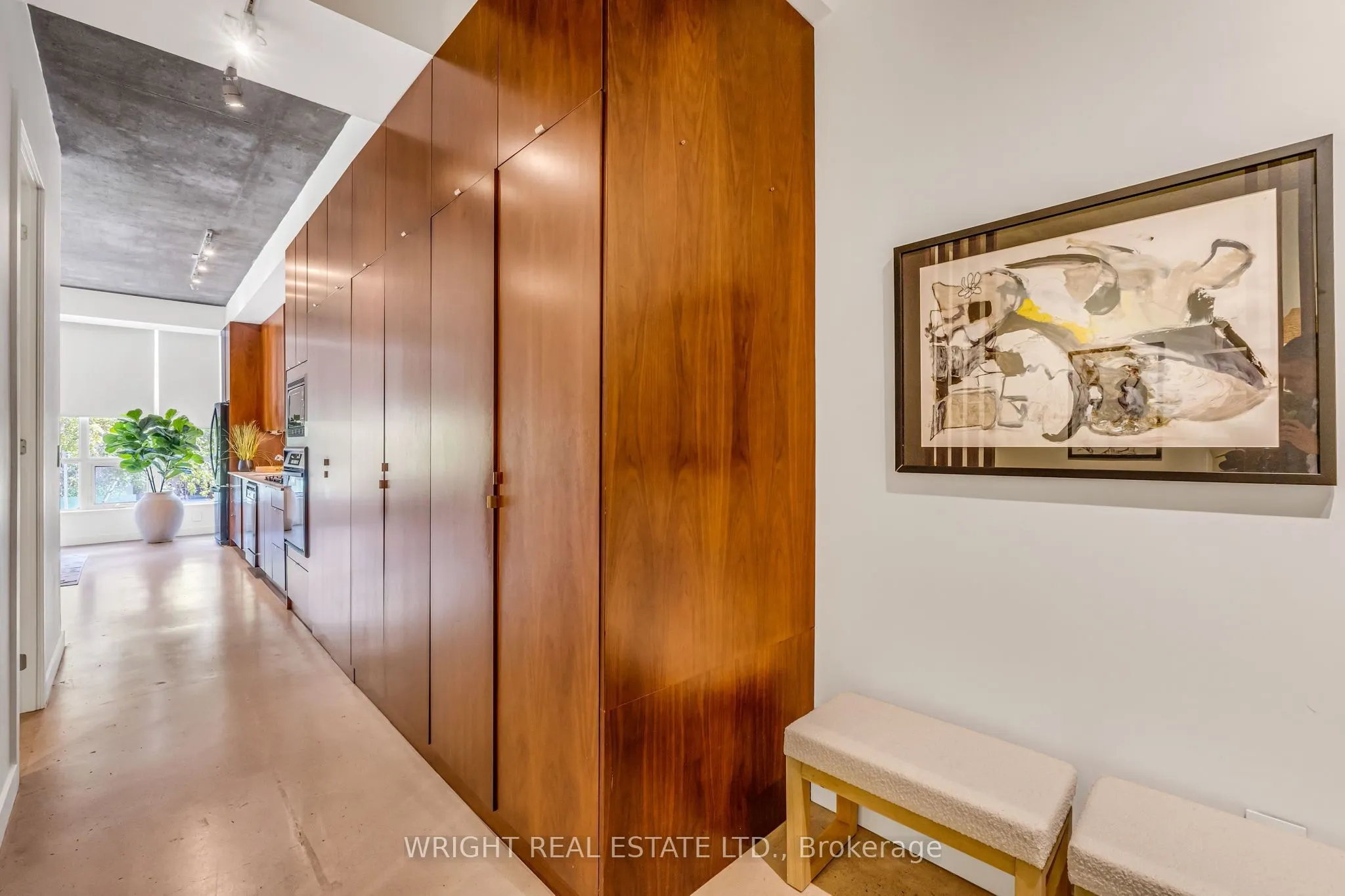 19 Brant Street, #209