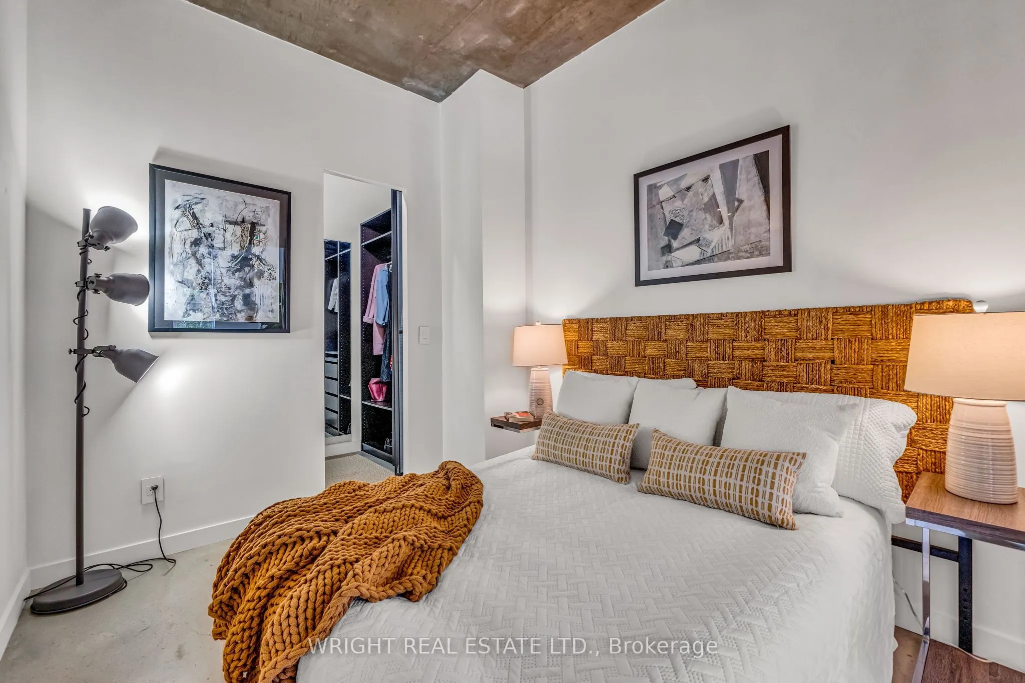 19 Brant Street, #209