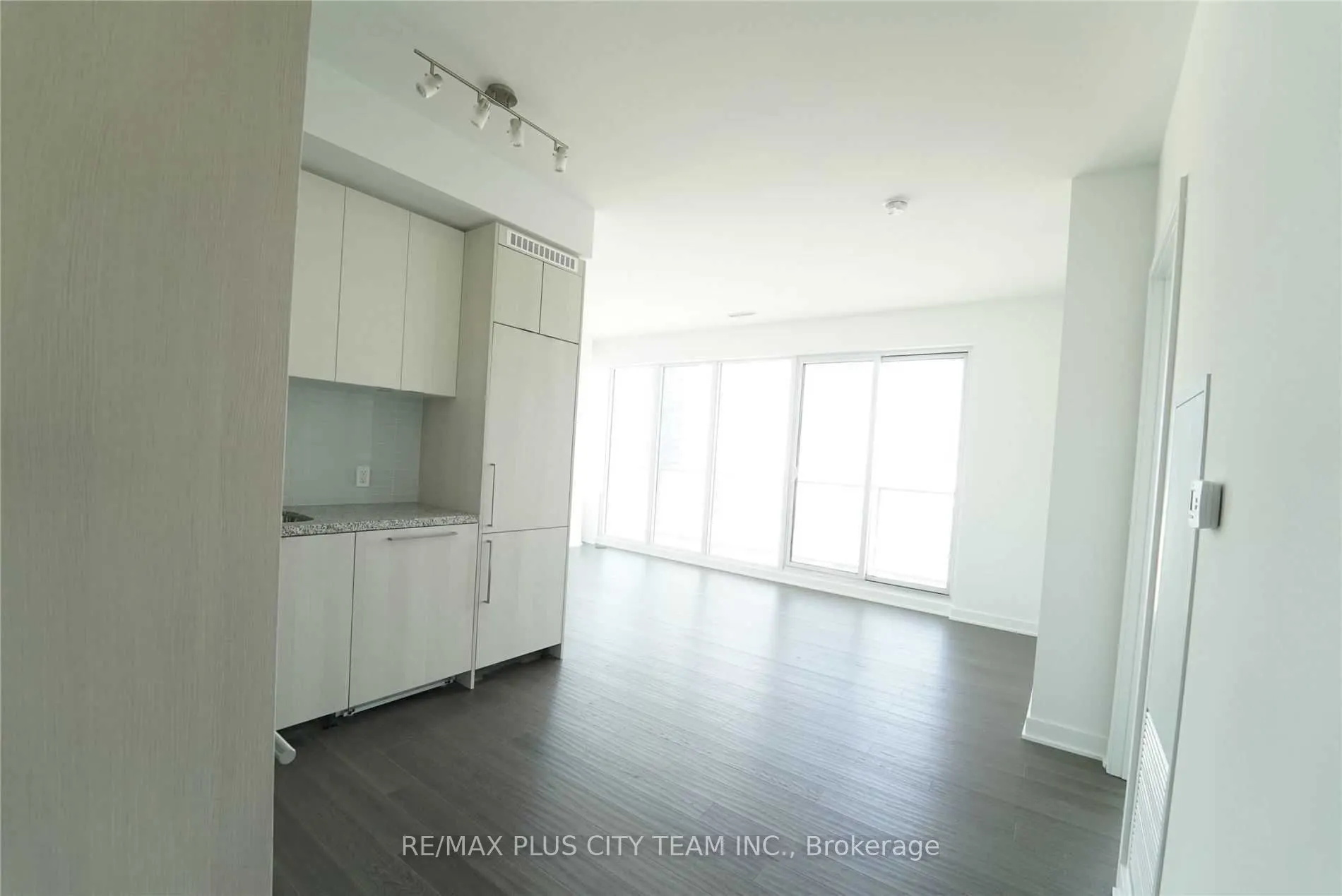115 Blue Jays Way, #2802