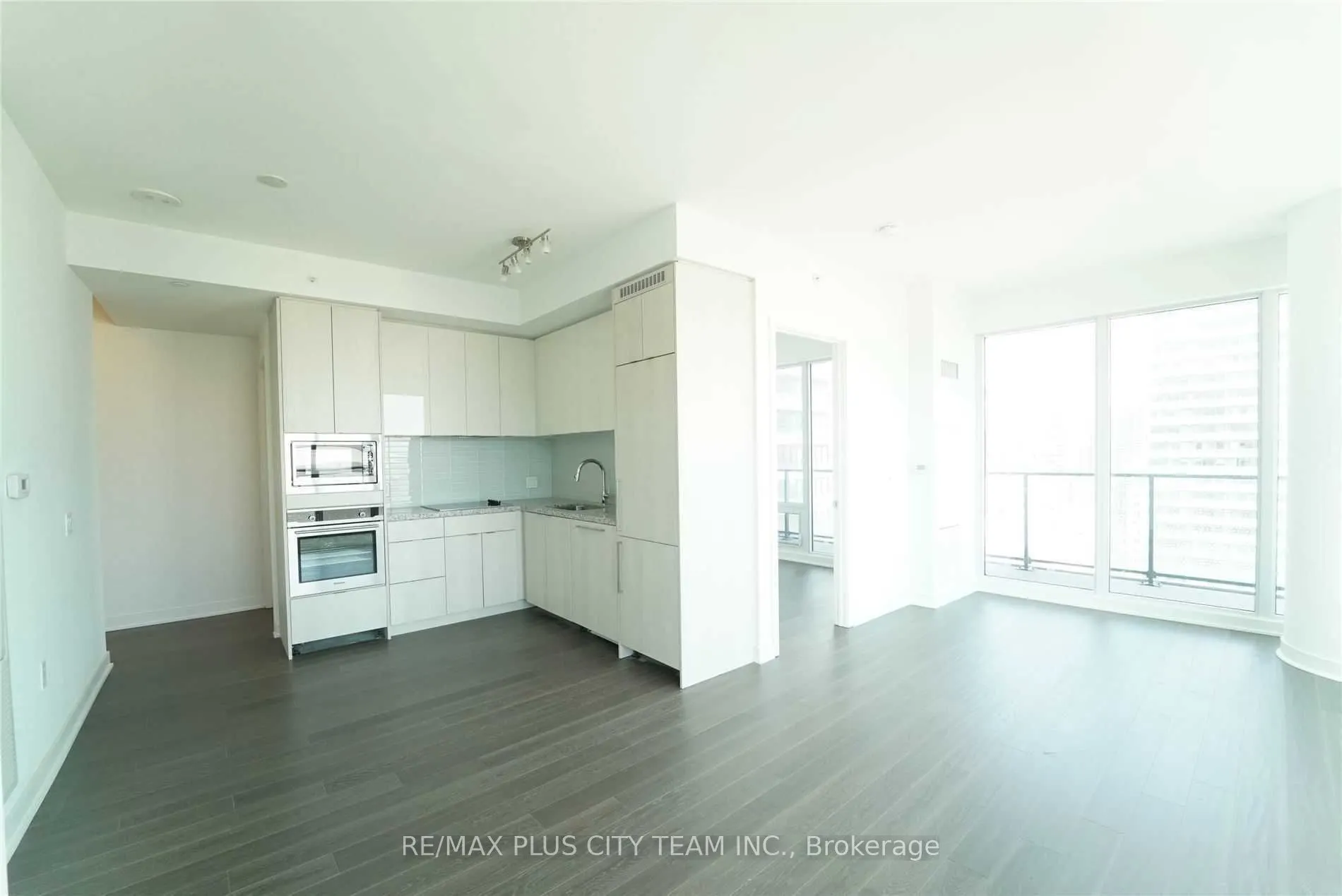 115 Blue Jays Way, #2802