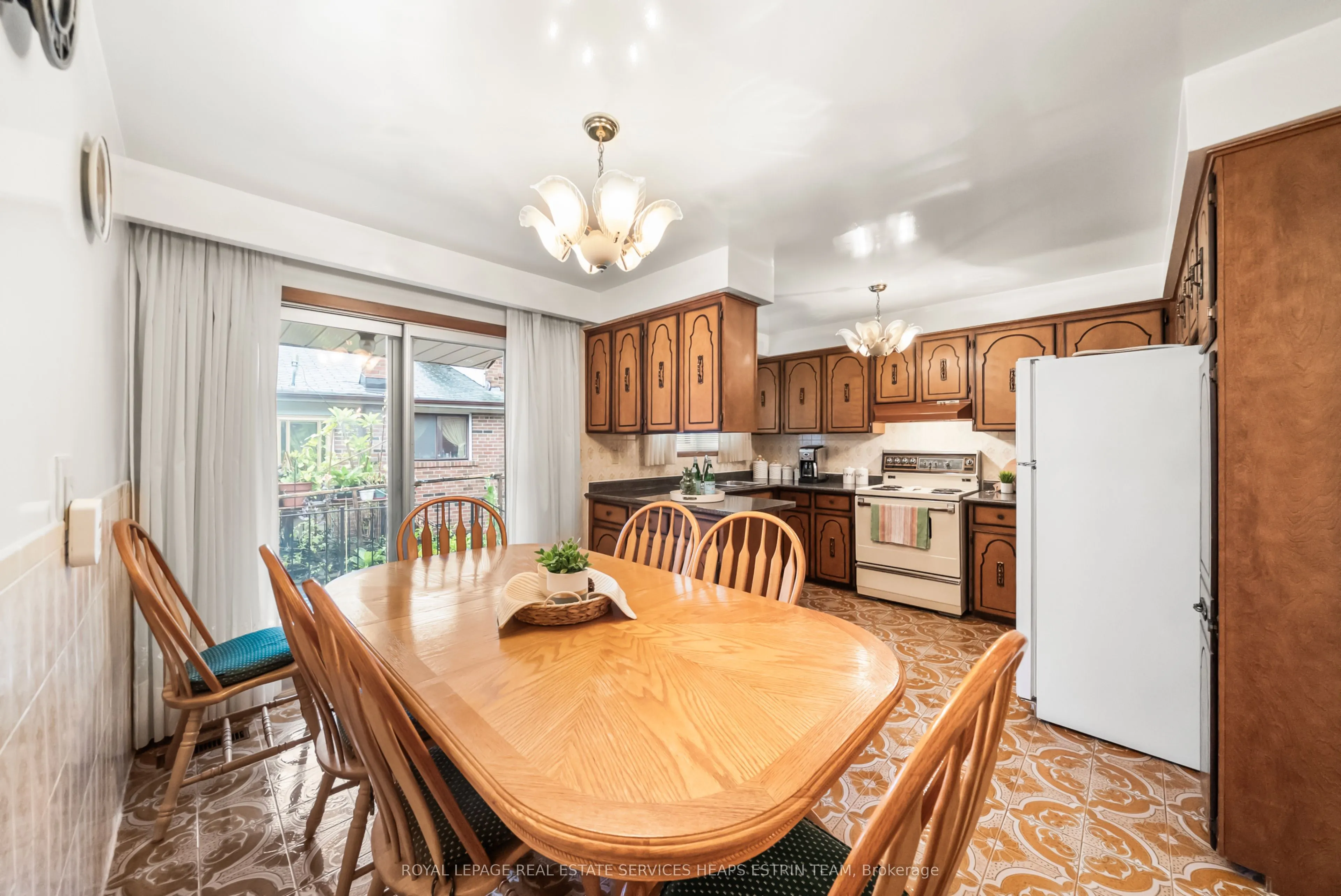 105 Bickerton Crescent