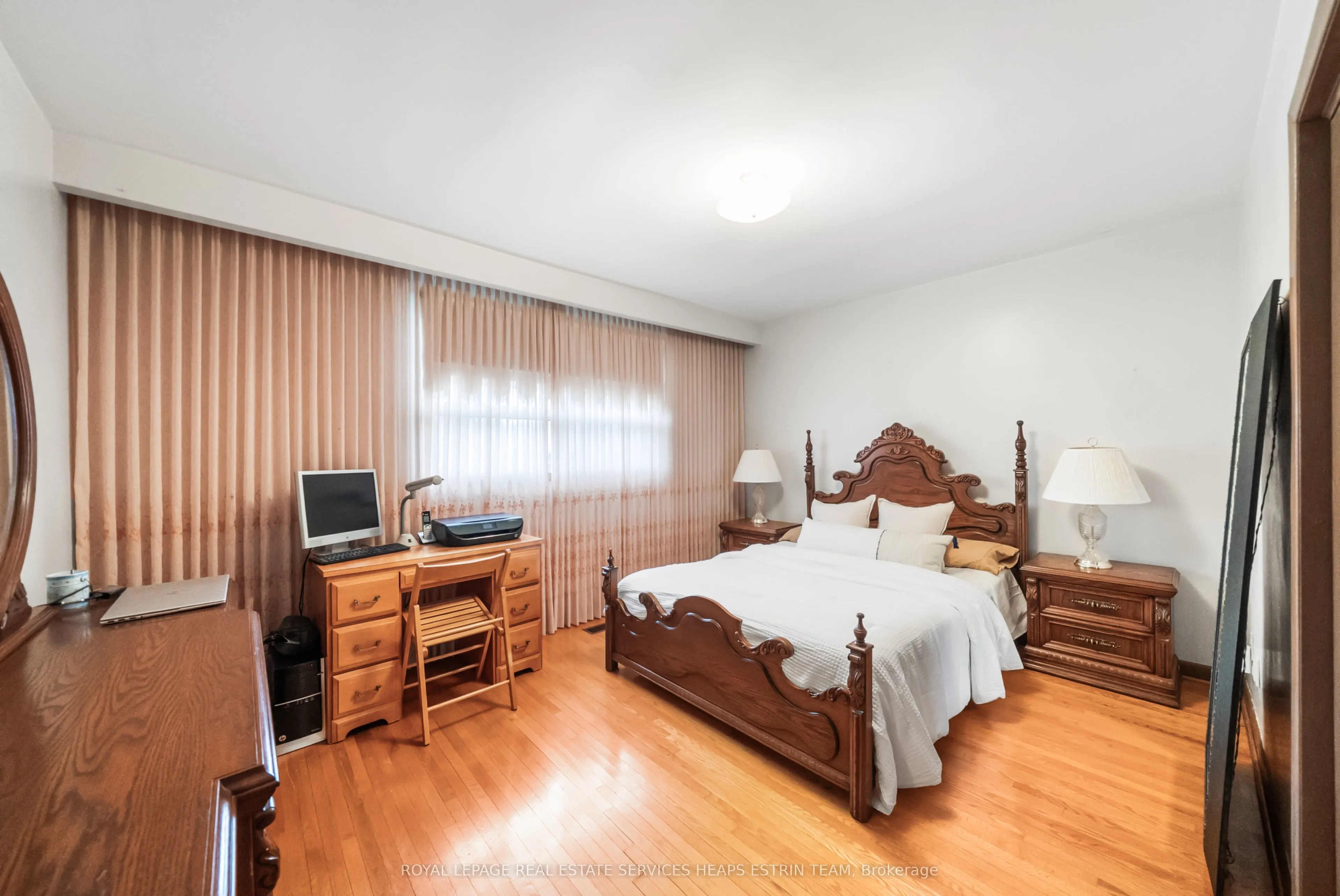 105 Bickerton Crescent