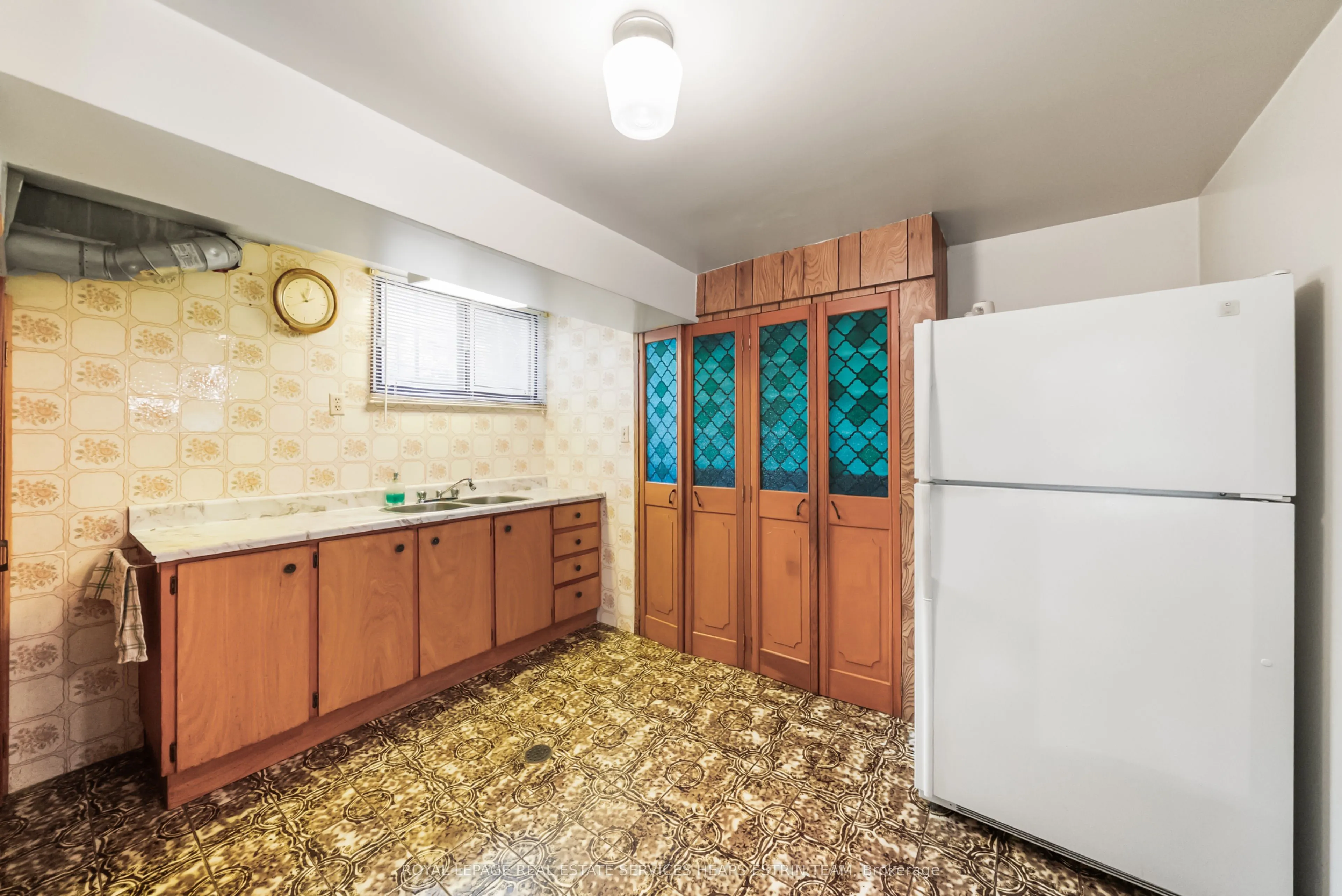 105 Bickerton Crescent