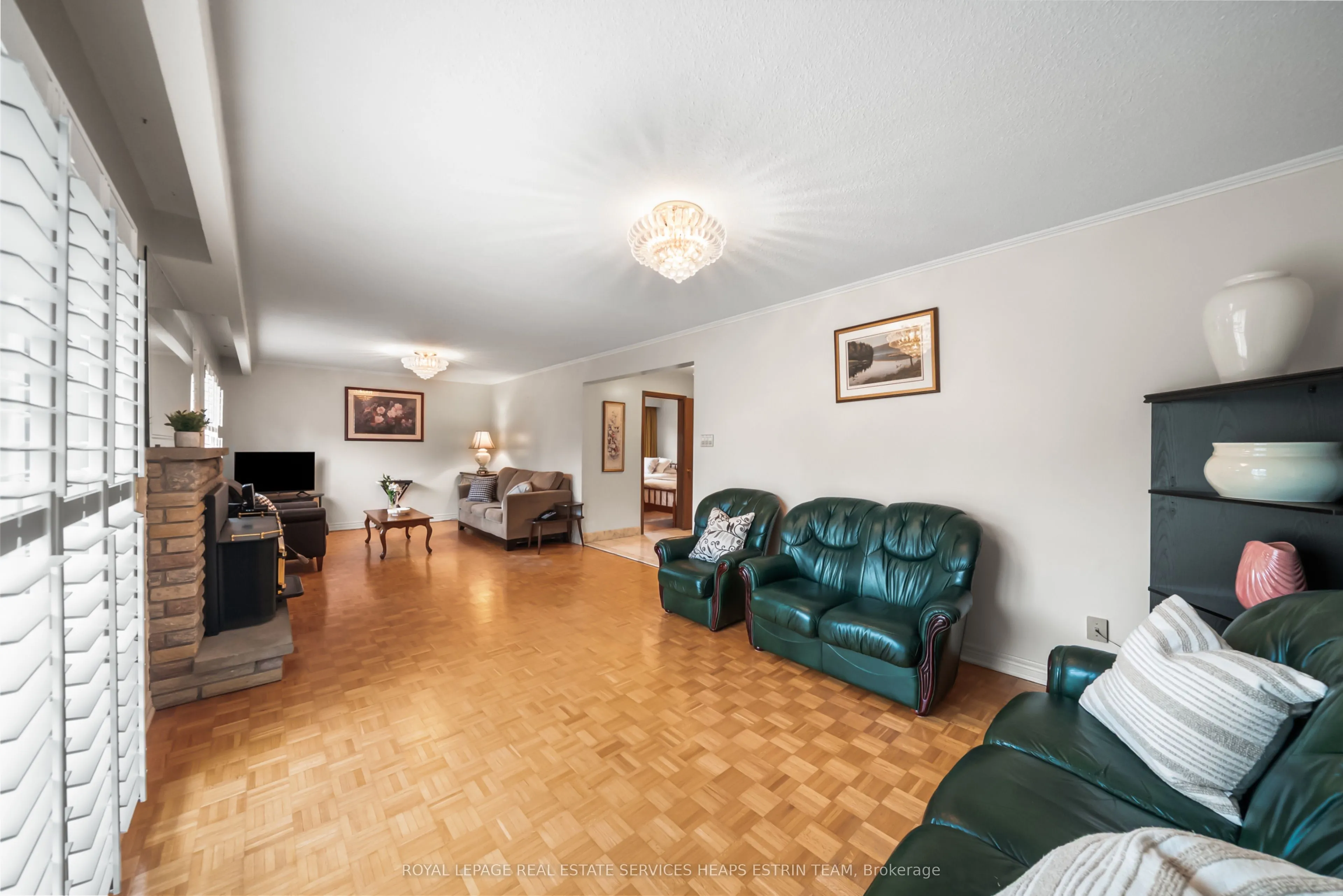 105 Bickerton Crescent