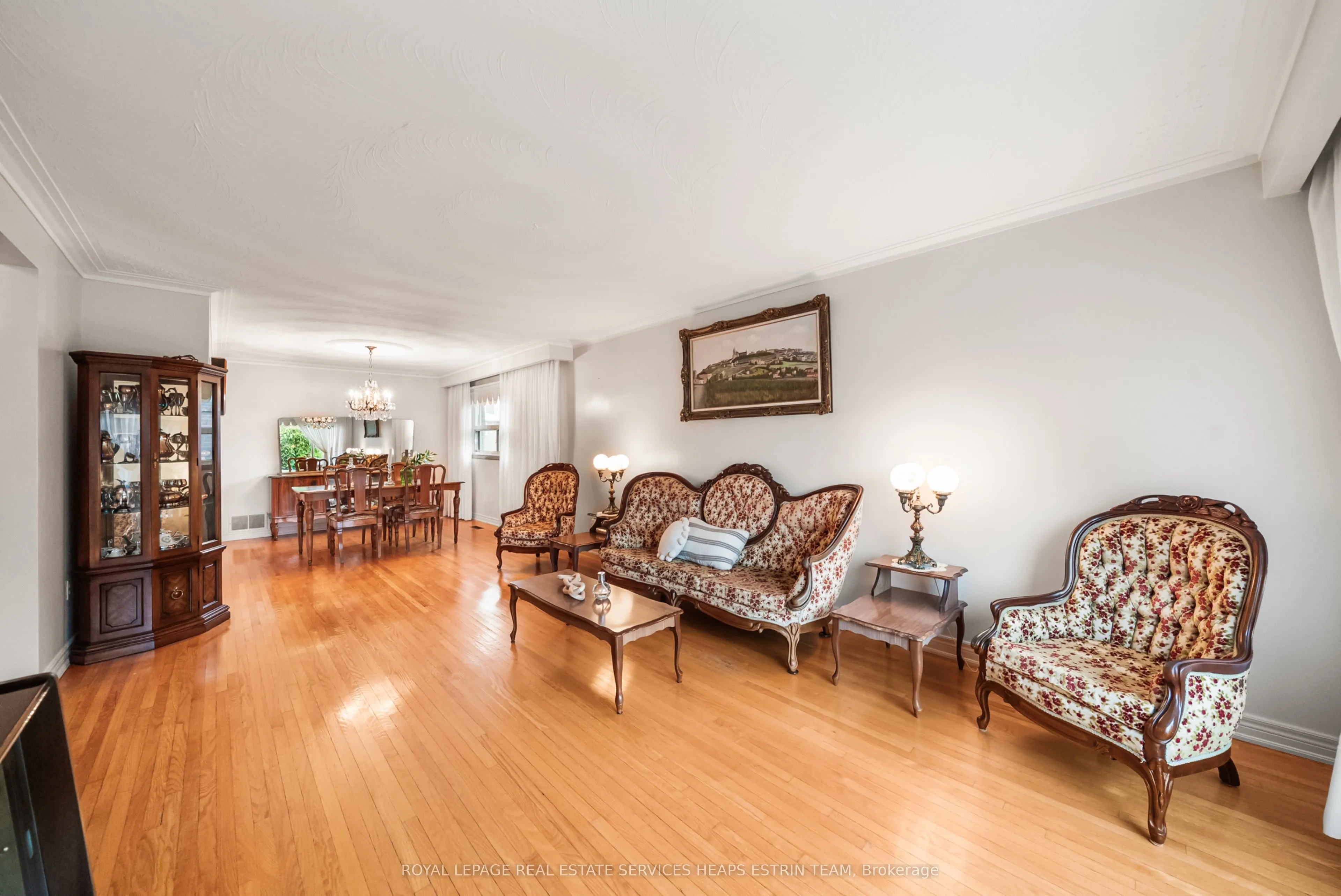 105 Bickerton Crescent