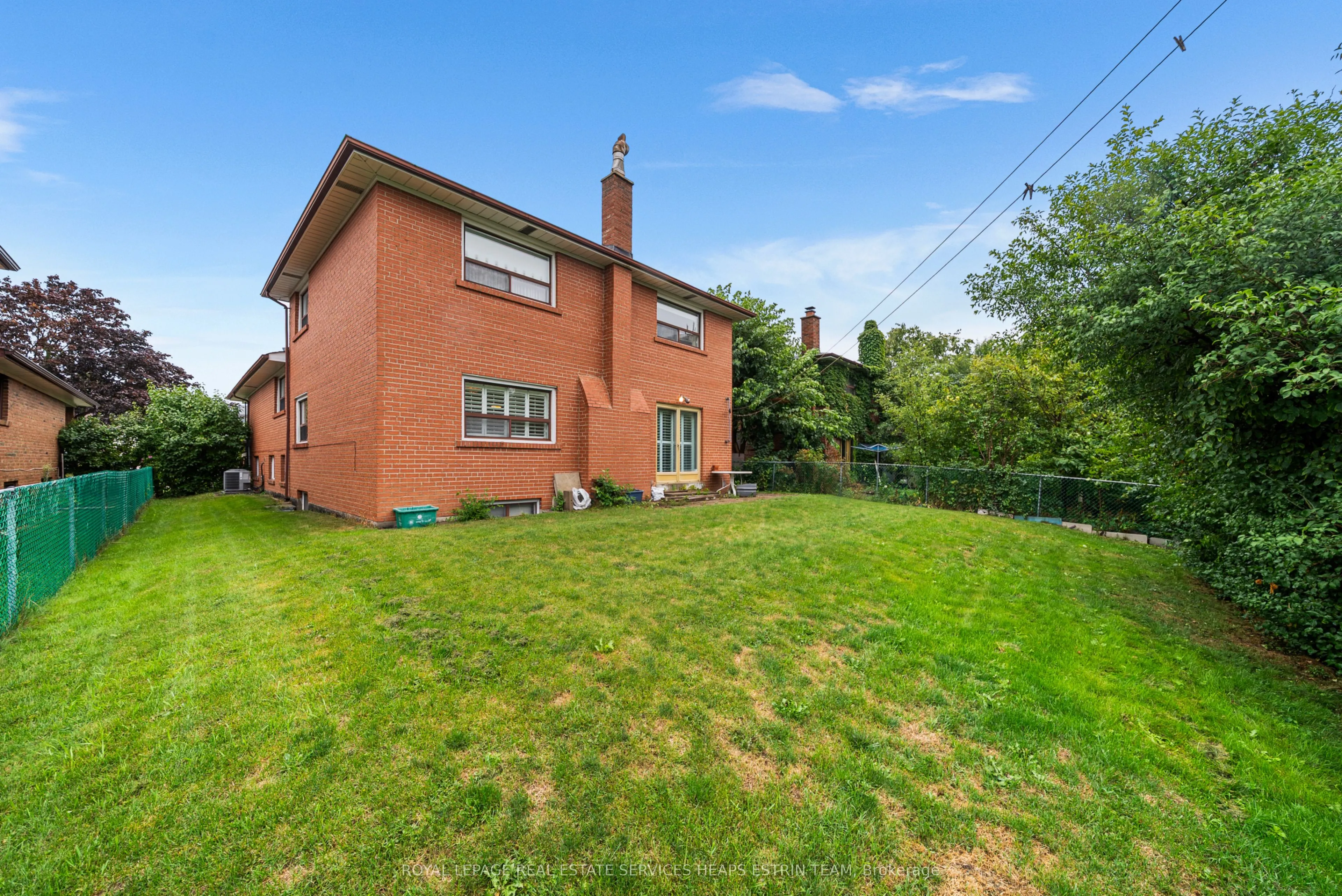 105 Bickerton Crescent