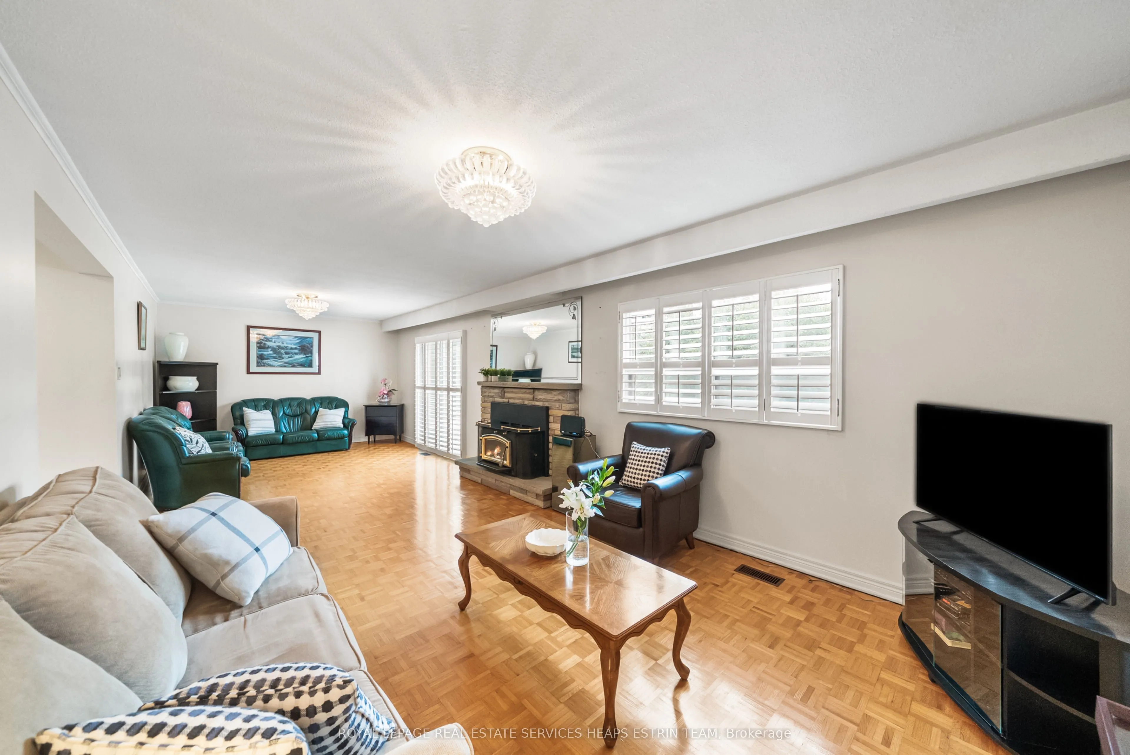 105 Bickerton Crescent
