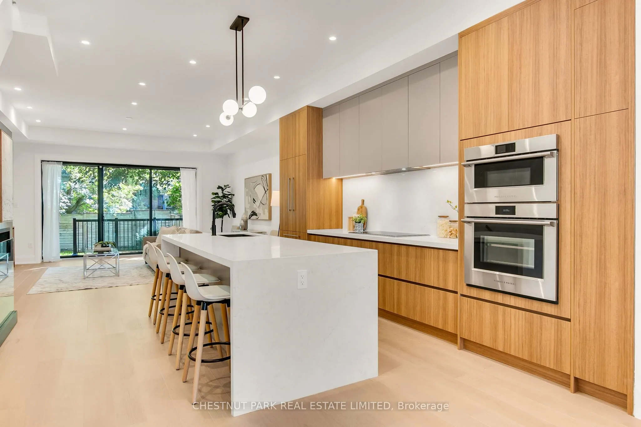 1031 Spadina Road