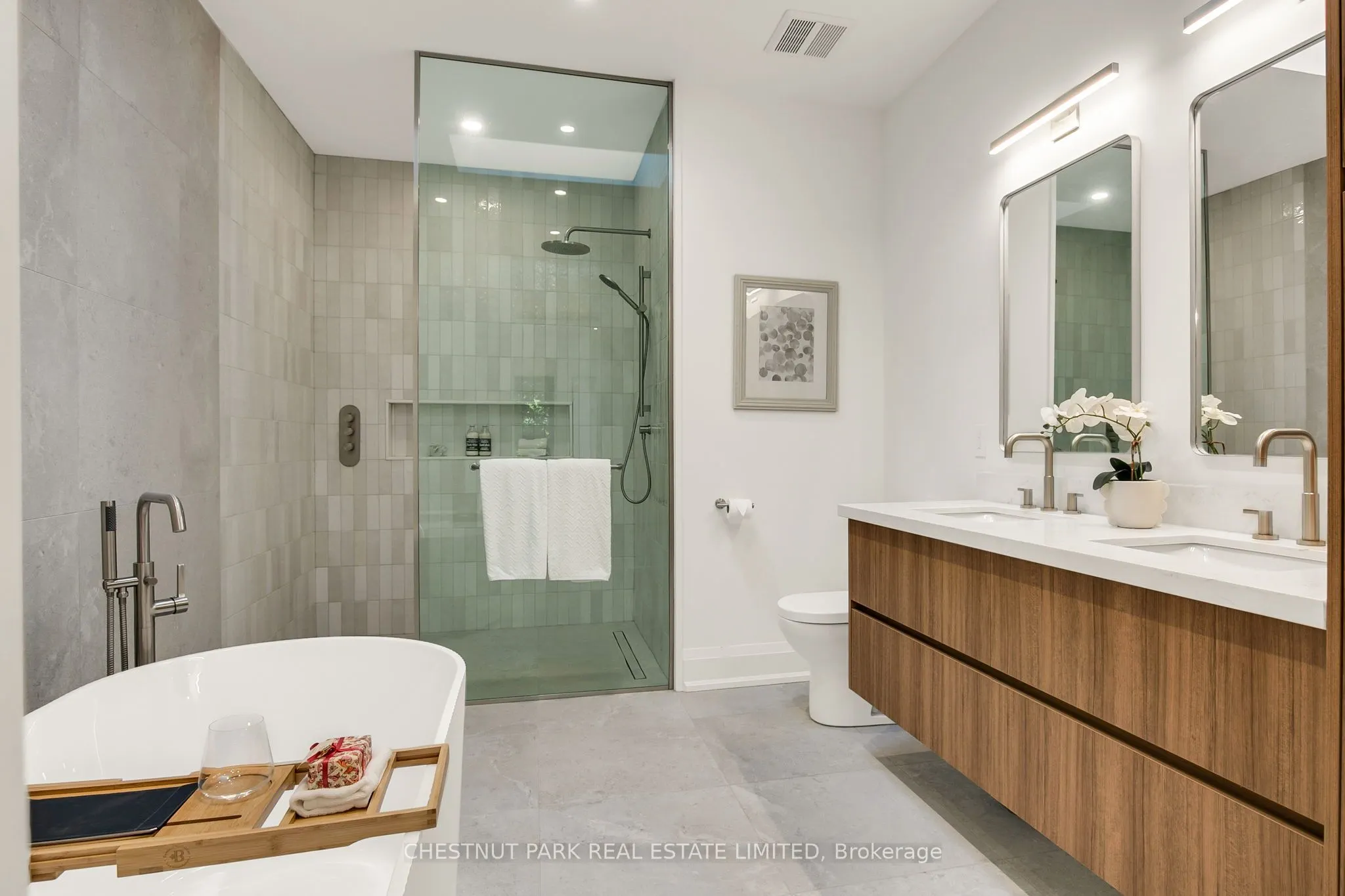 1031 Spadina Road