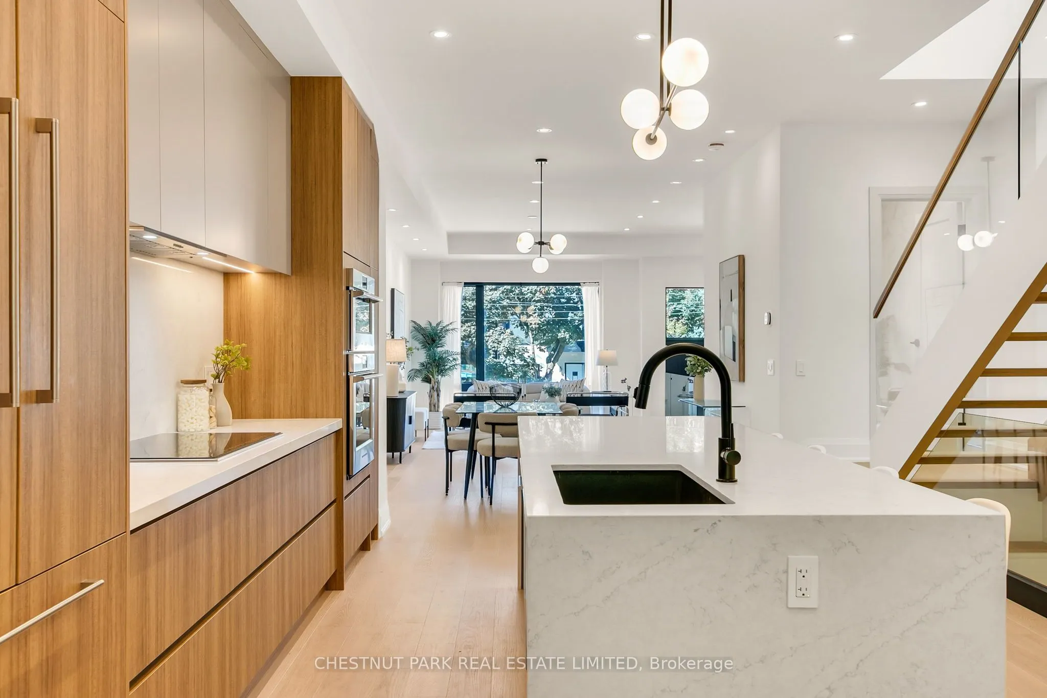 1031 Spadina Road
