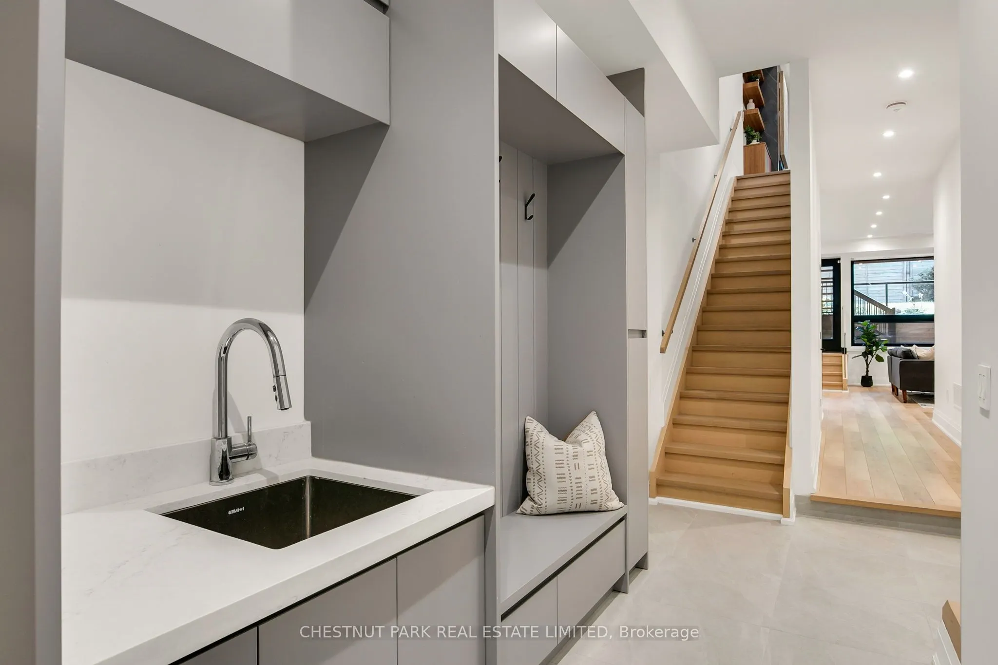 1031 Spadina Road