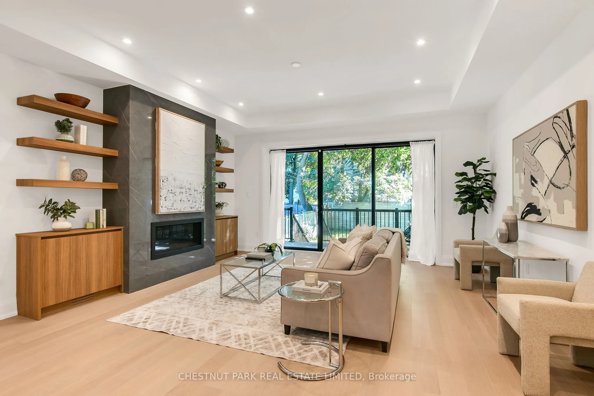 1031 Spadina Road