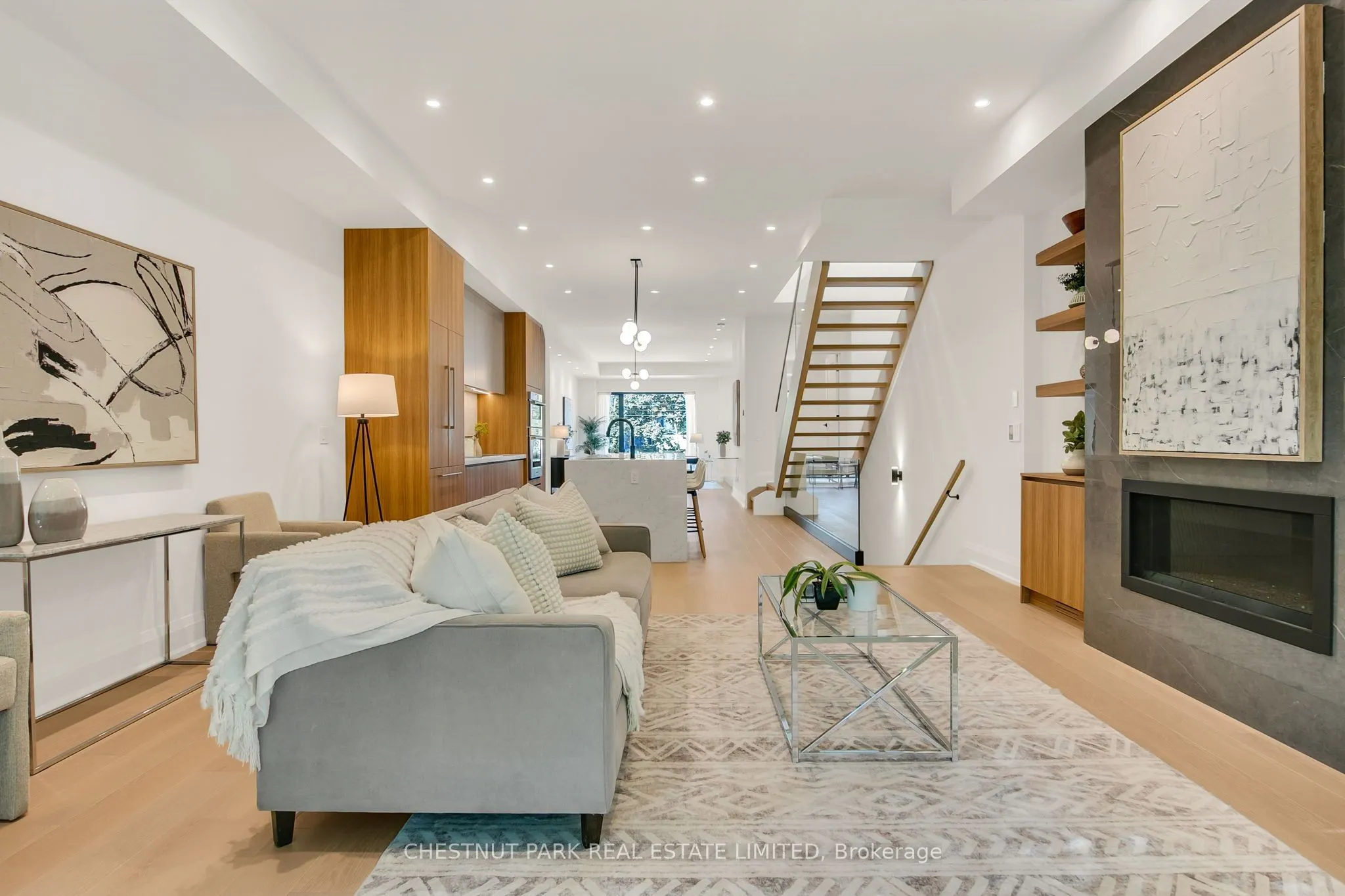 1031 Spadina Road