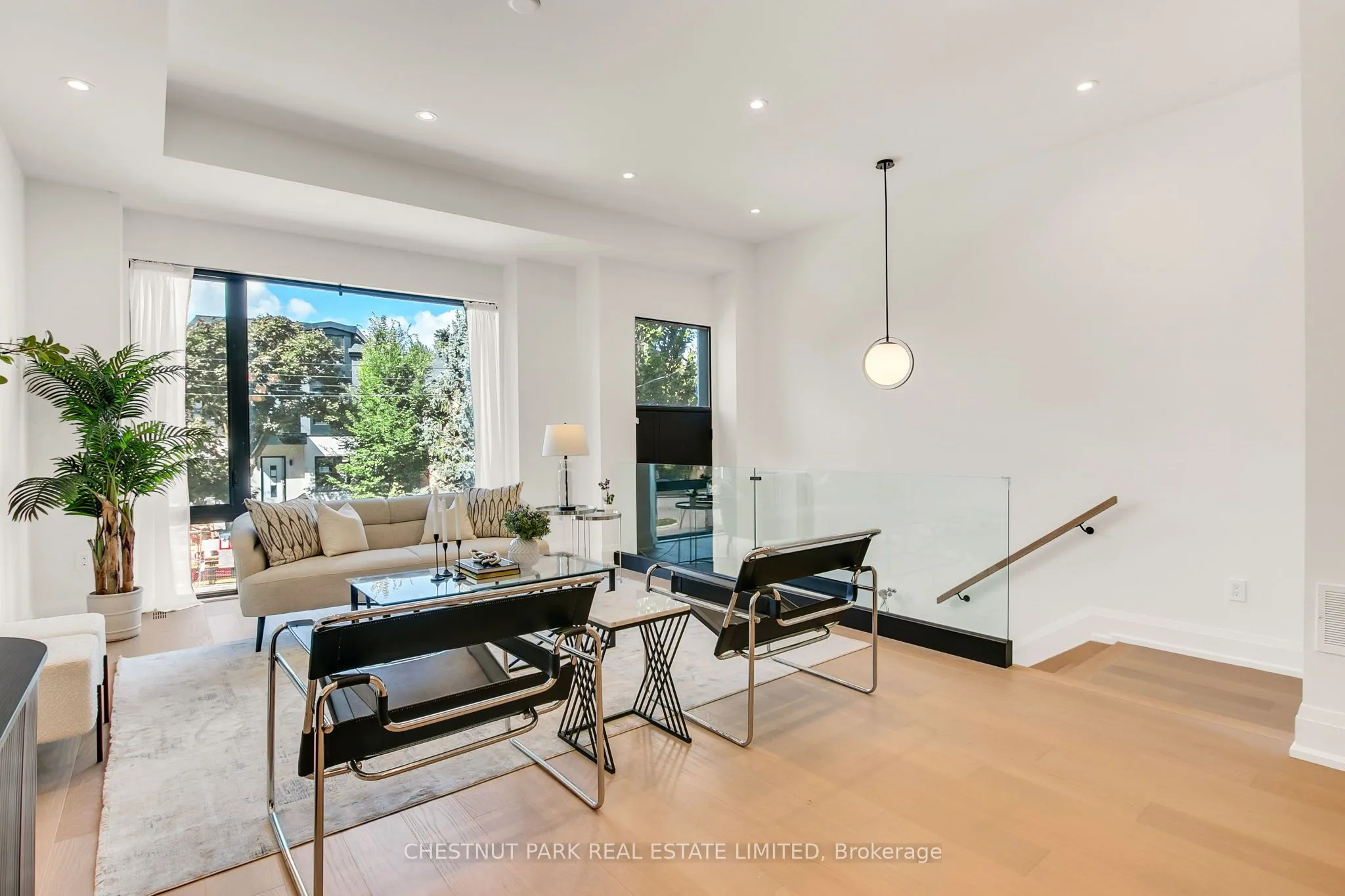 1031 Spadina Road