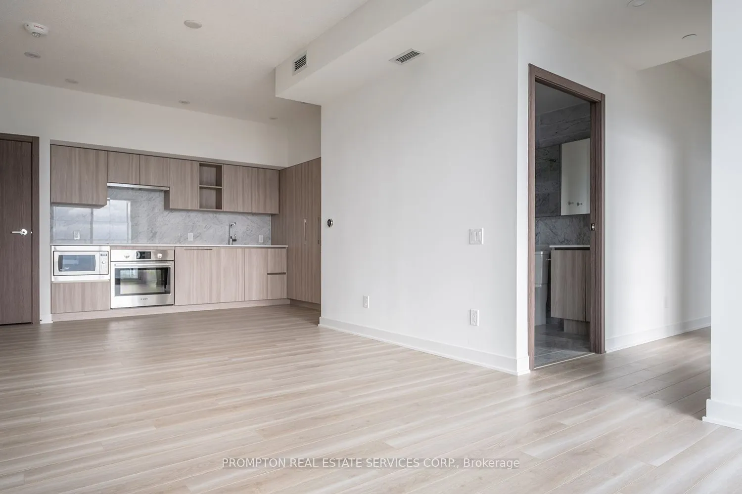 17 Bathurst Street, #1815