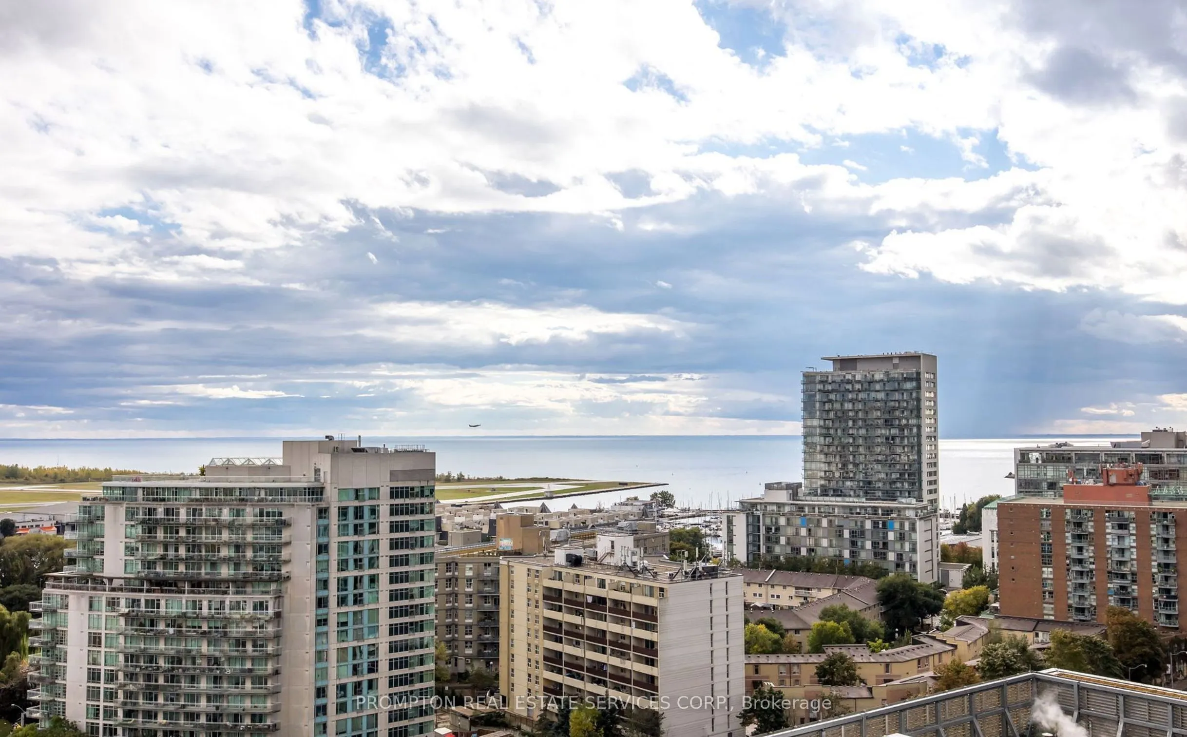 17 Bathurst Street, #1815