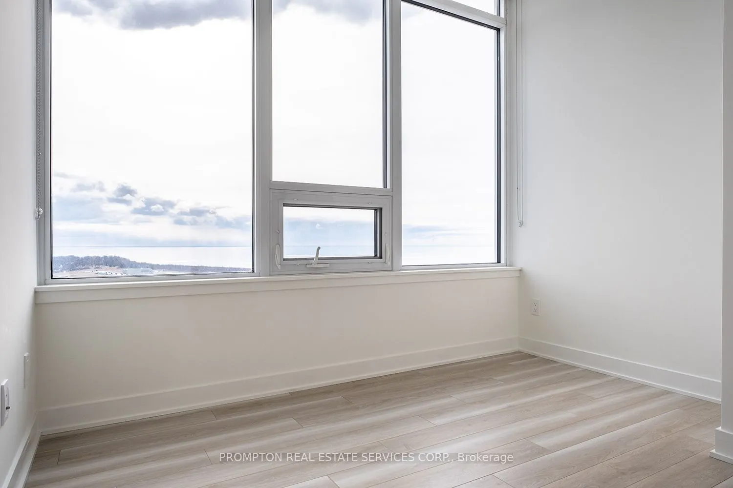 17 Bathurst Street, #1815