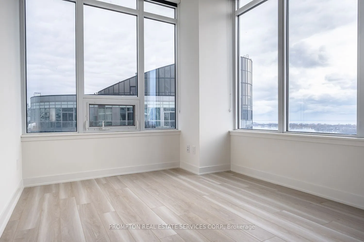 17 Bathurst Street, #1815