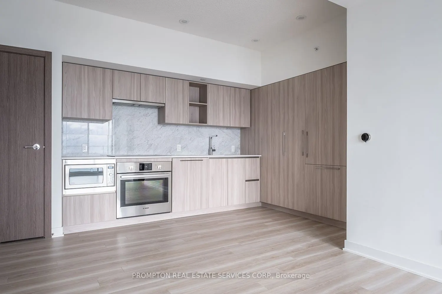 17 Bathurst Street, #1815