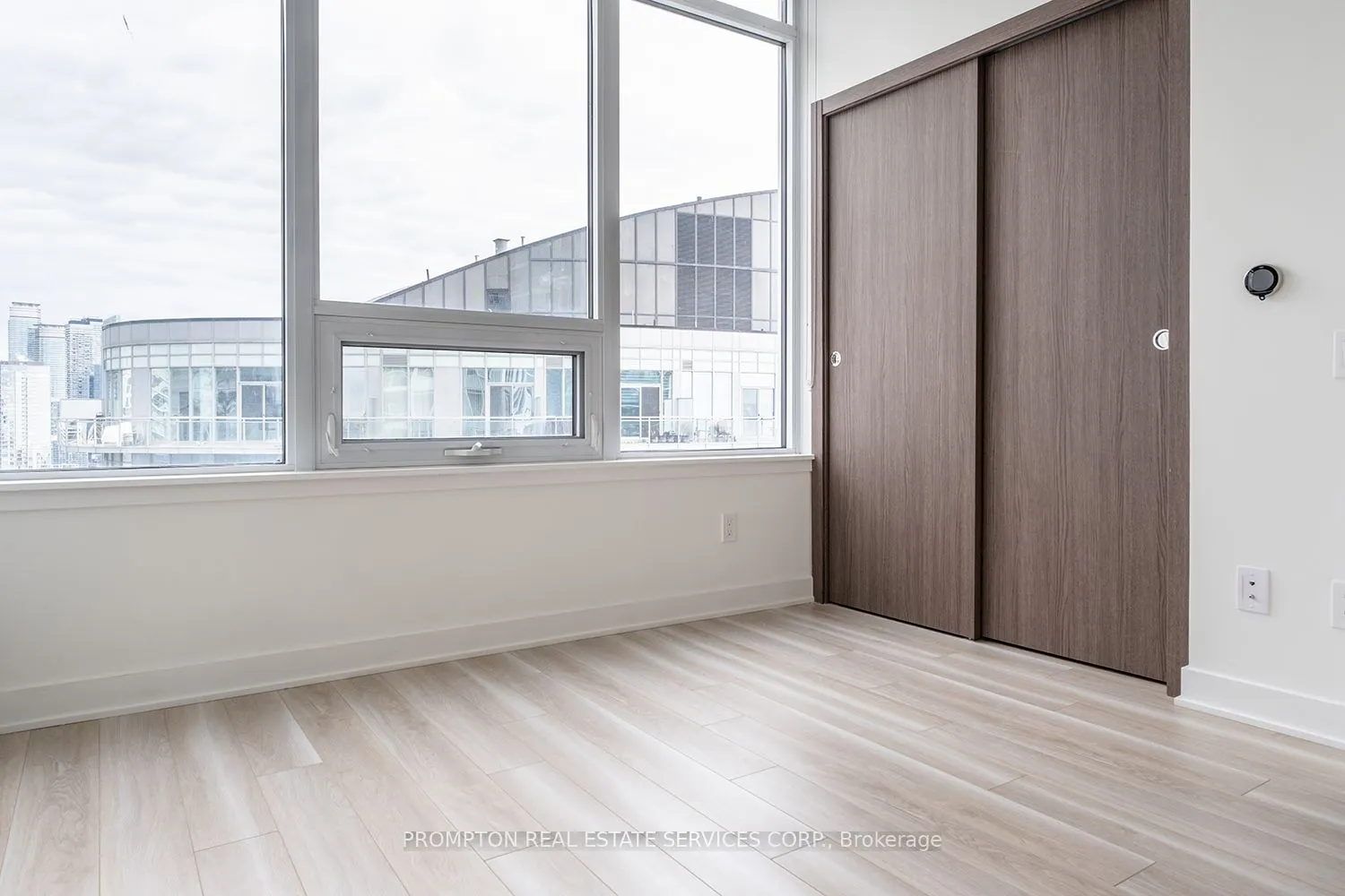 17 Bathurst Street, #1815