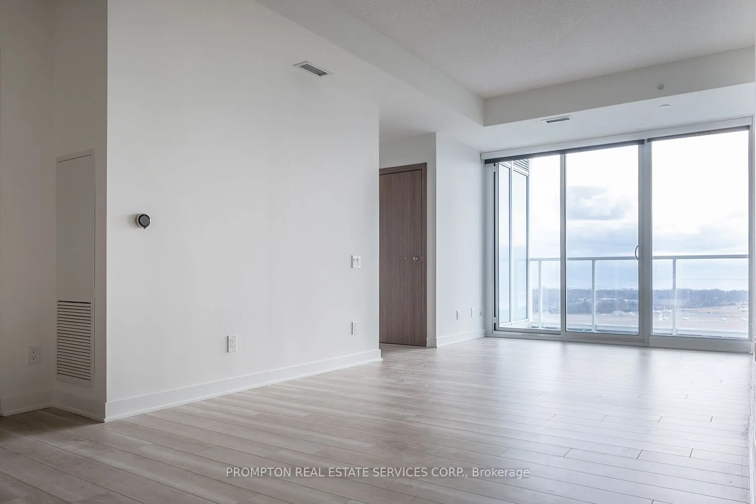 17 Bathurst Street, #1815