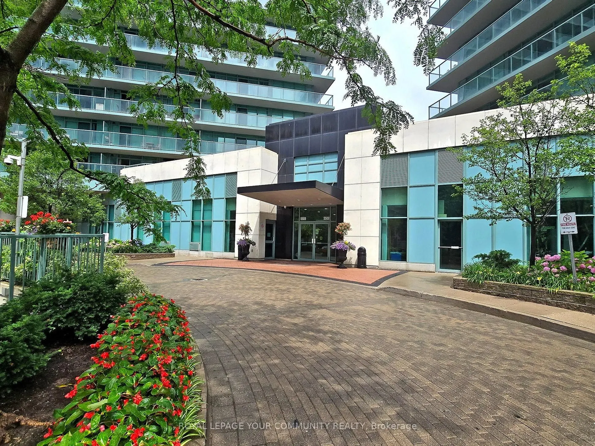 5500 Yonge Street, #610